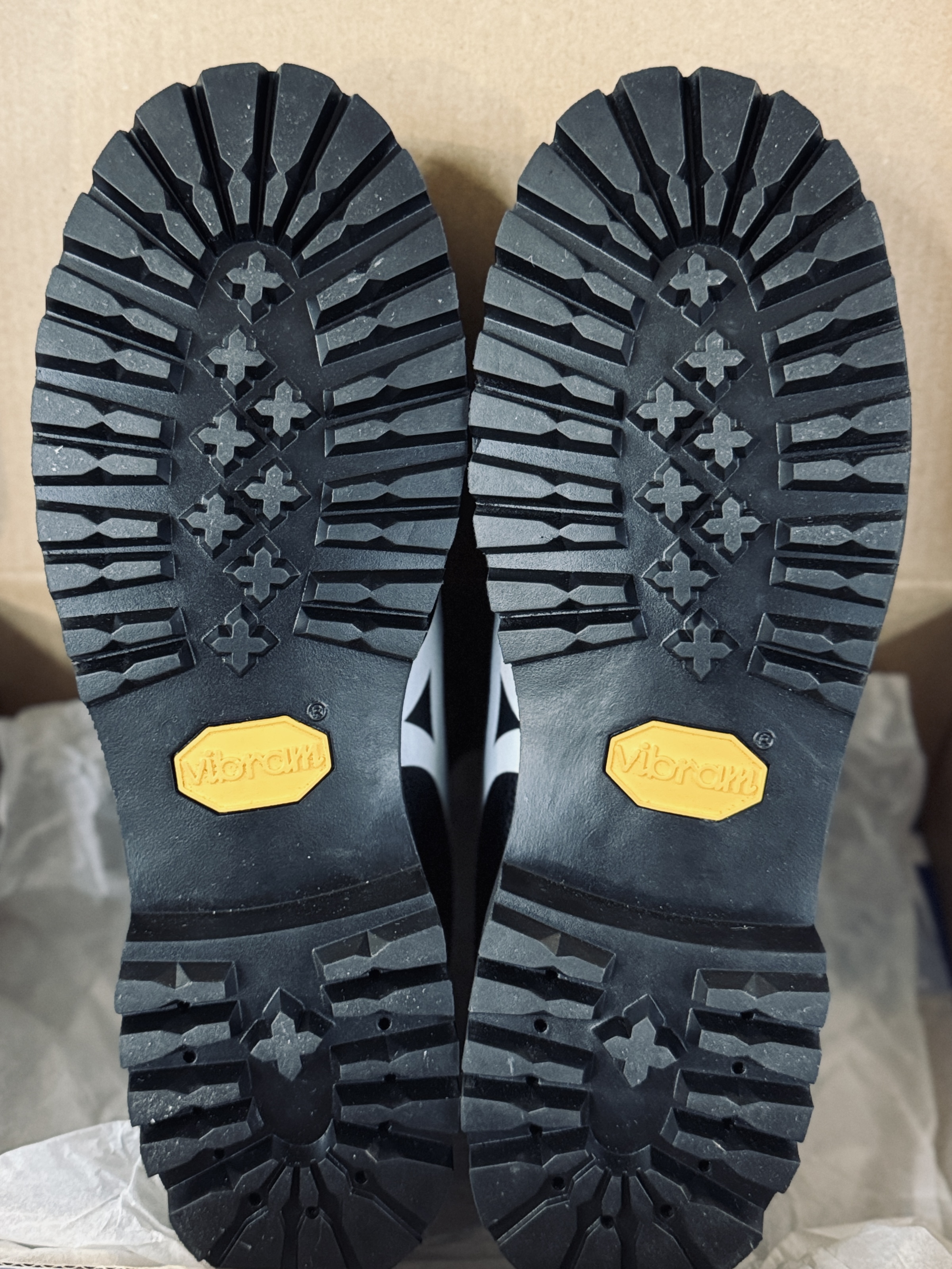 [預訂] Sneaker Remake Vibram 132K 鞋底更換 (連車底線)
