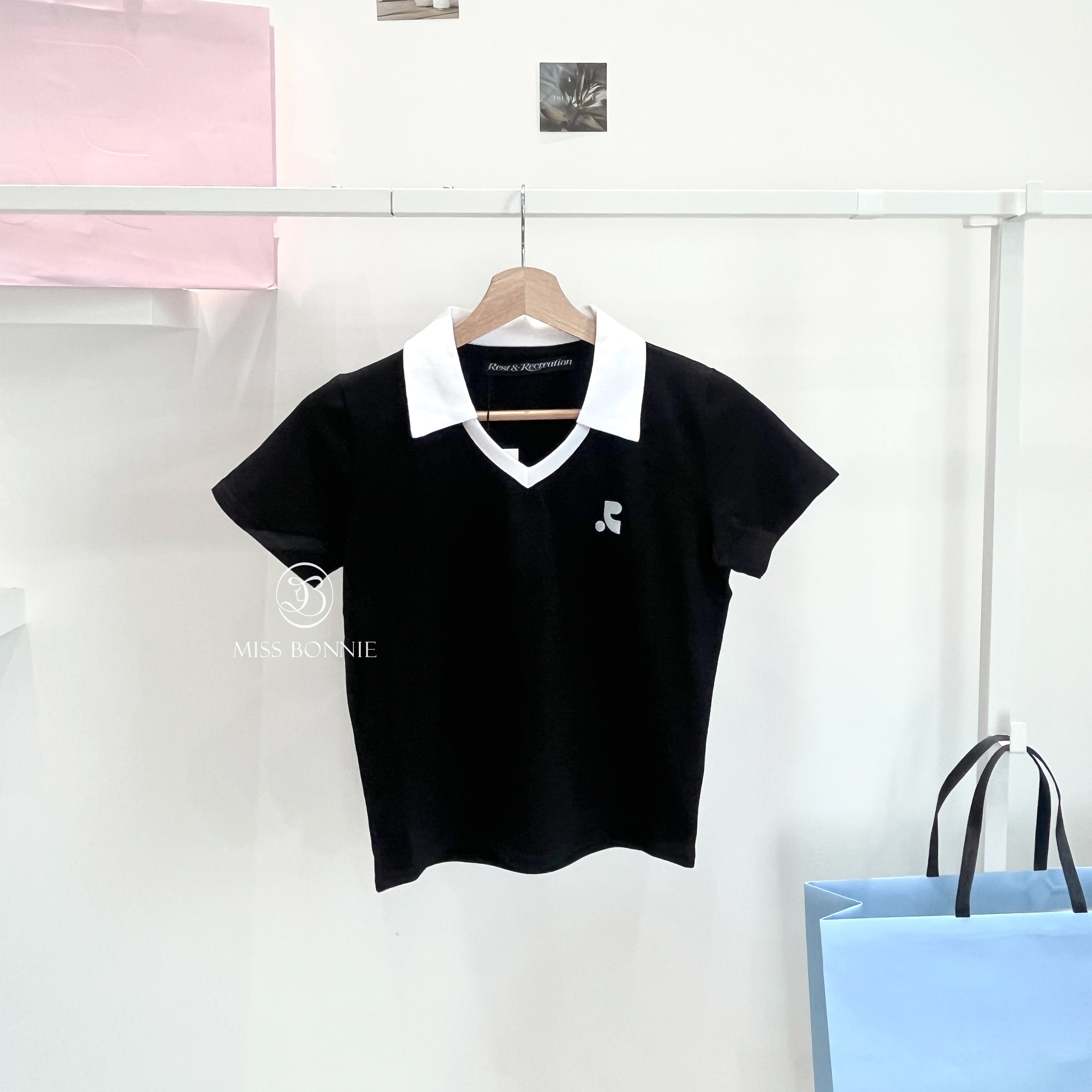 Rest & Recreation V領拼色短袖上衣