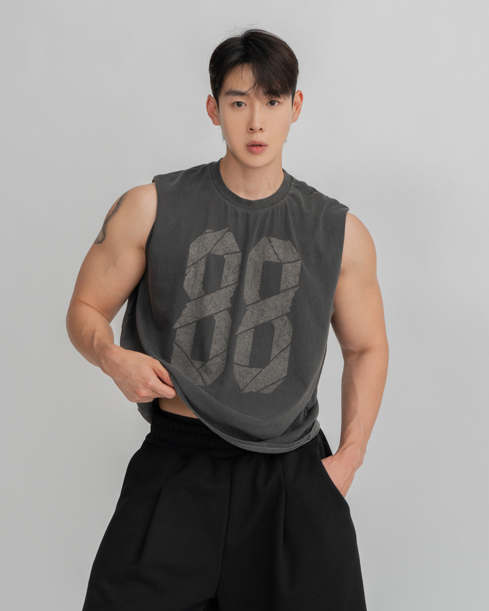 88顏料短款背心