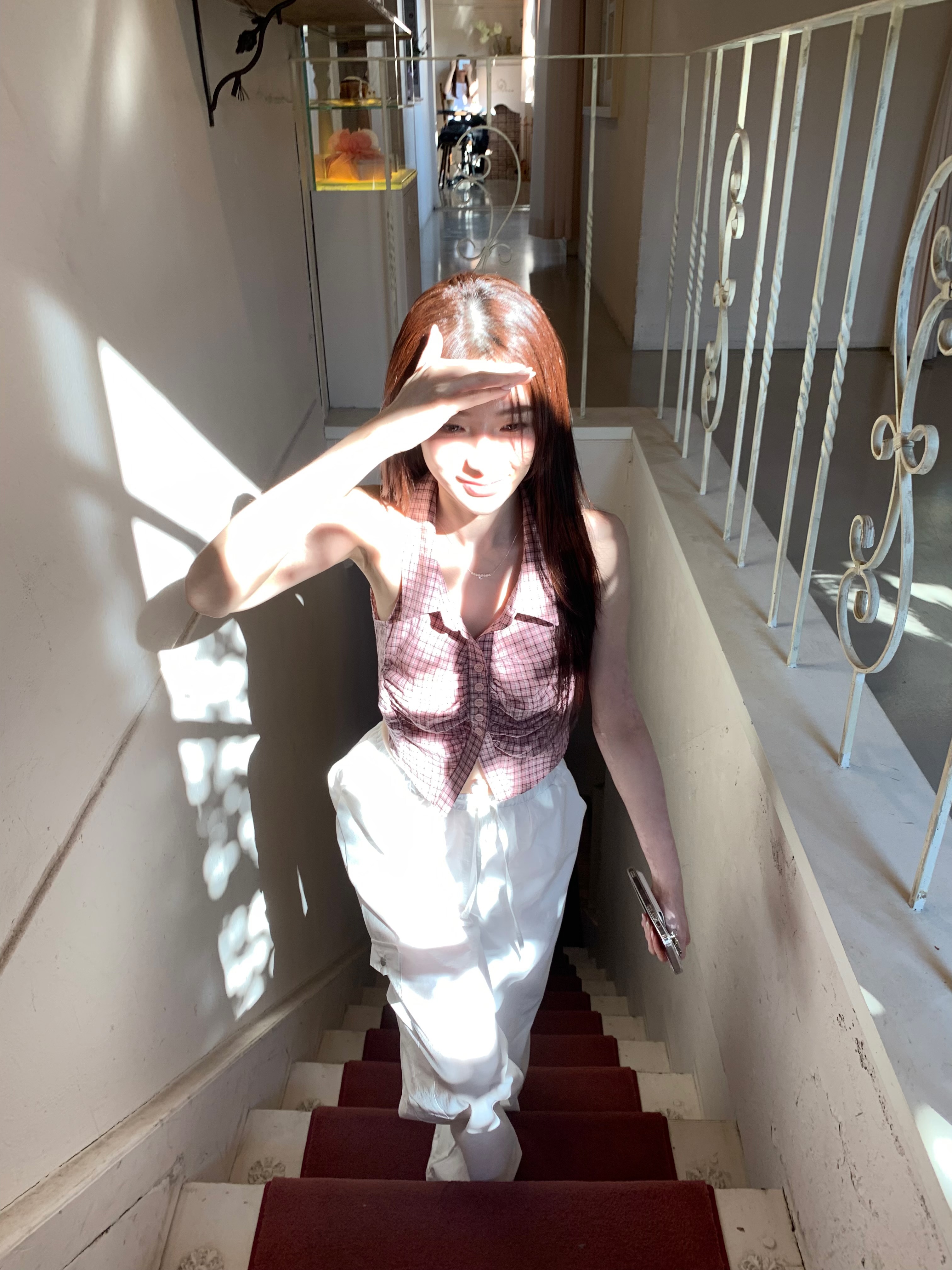 T07 紅磨坊格子無袖襯衫