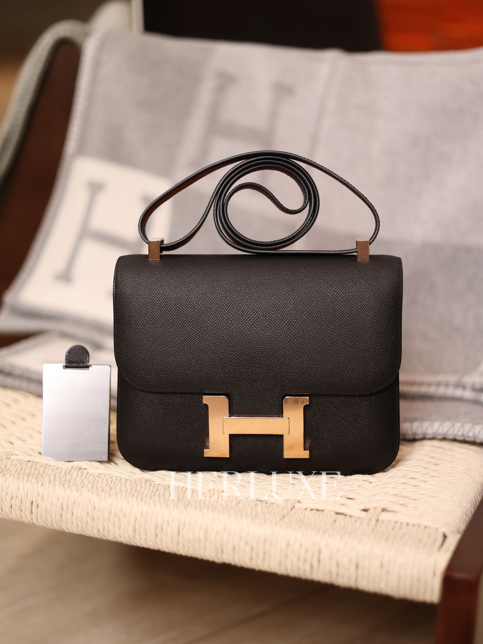 Constance 24 89 noir cd epsom K