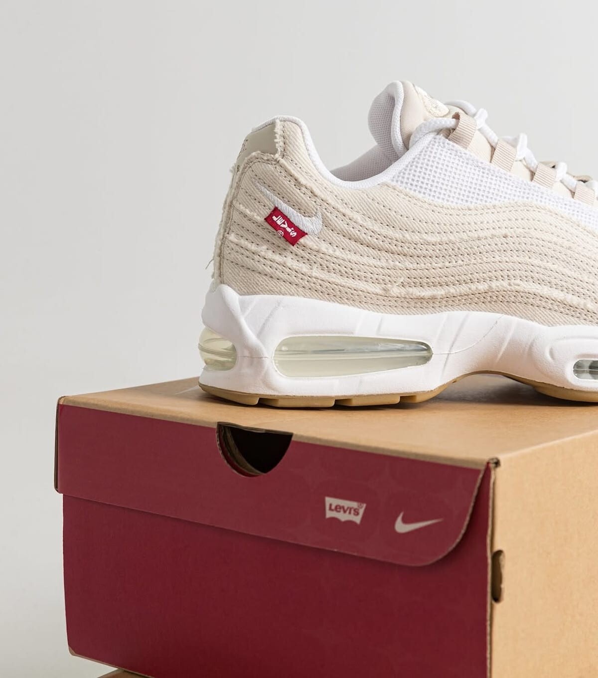 【Focus Store】預購 Levi's® x Nike Air Max 95 "White and Ecru" 米白色 HM4743-100