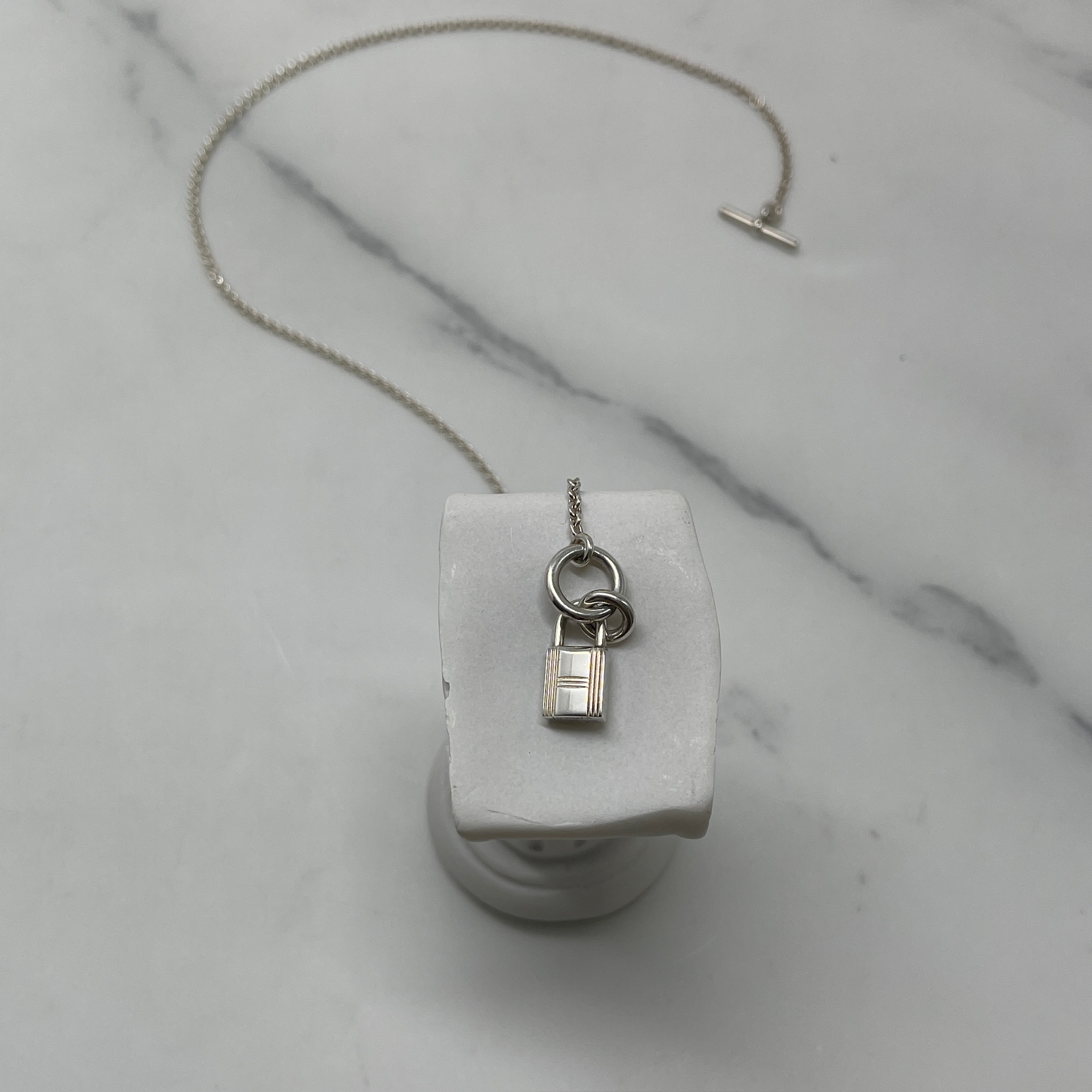 Hermes Amulettes Cadenas Necklace