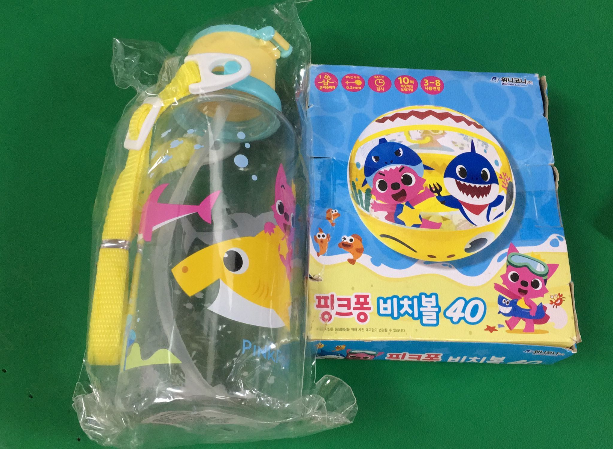 KR 鯊魚家族水樽/沙灘波 (P7 K19)