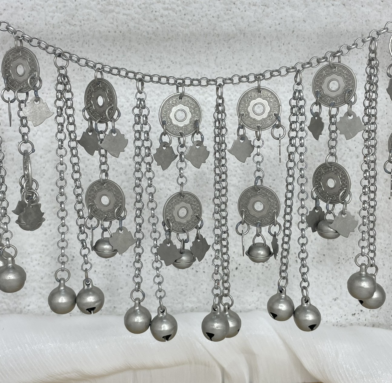 J10-全焊接五錢古幣雙層鈴鐺流蘇鏈條127cm