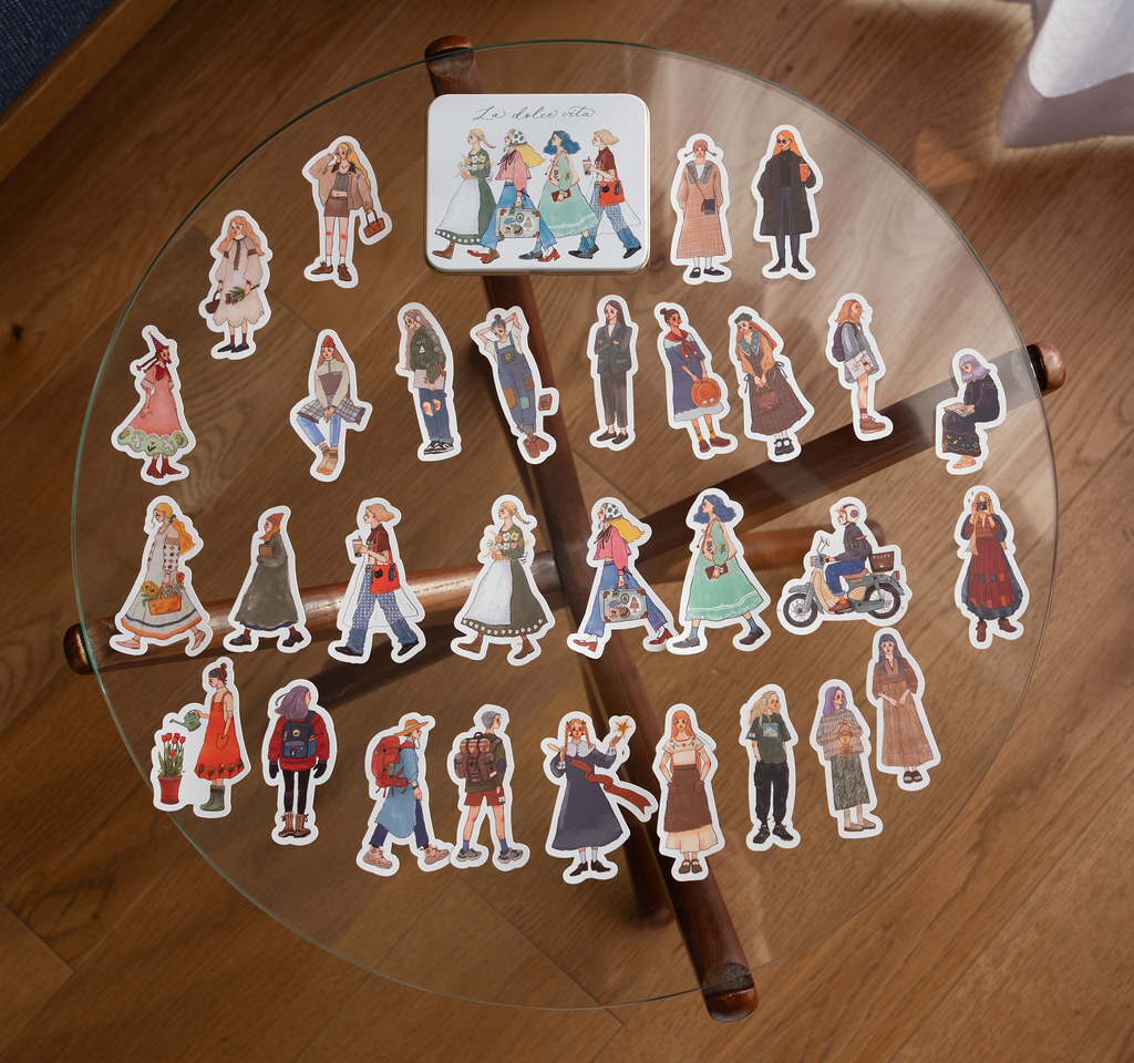 La Dolce Vita Sticker - We move forward happily tin box sticker set