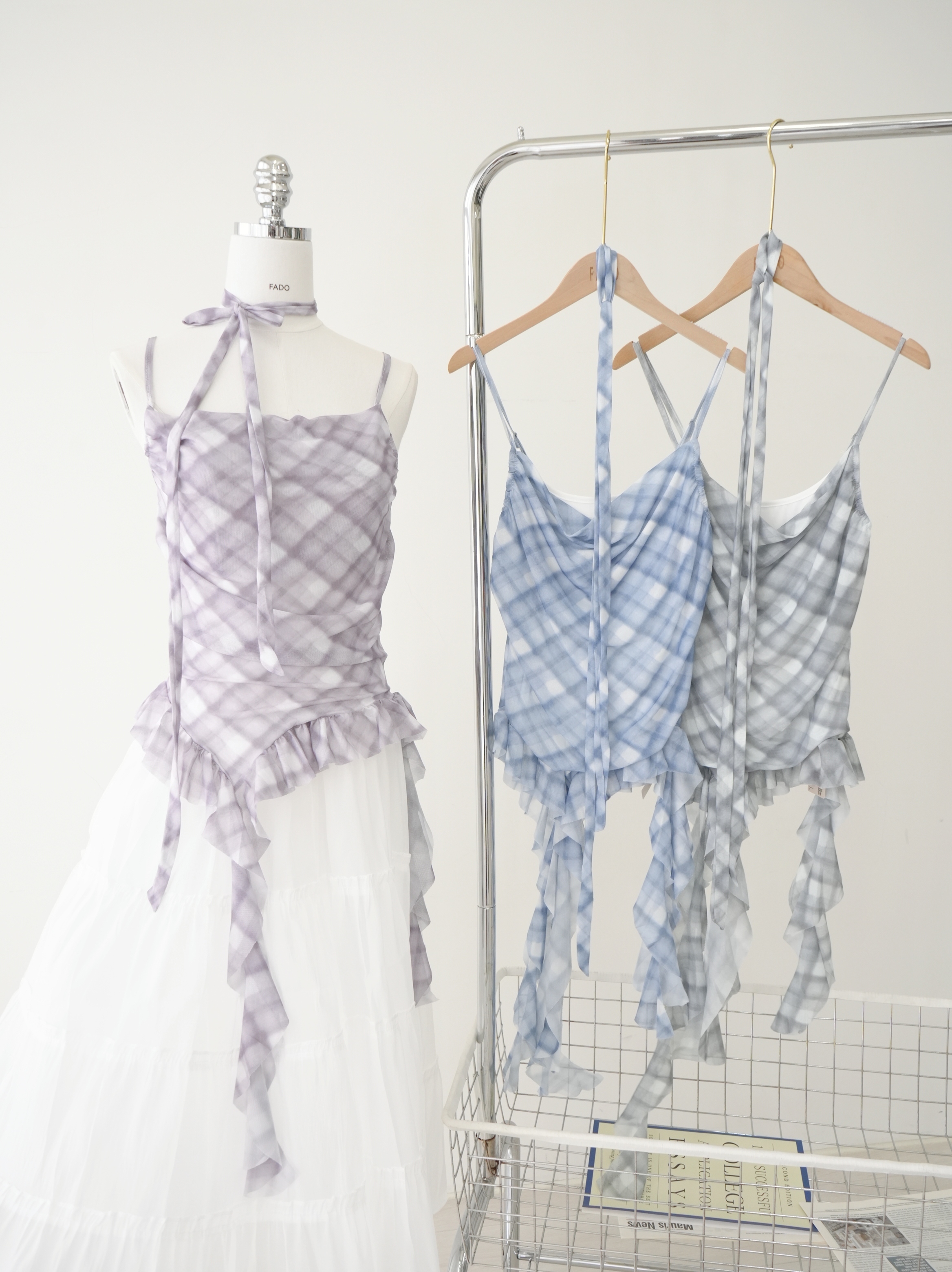 法朵Fado shop｜附綁帶格紋飄帶上衣 1703017 三色