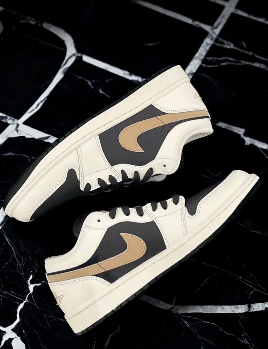 <現貨>Jordan Air Jordan 1 減震低幫 訓練鞋 男款 白黑色 IH0649021