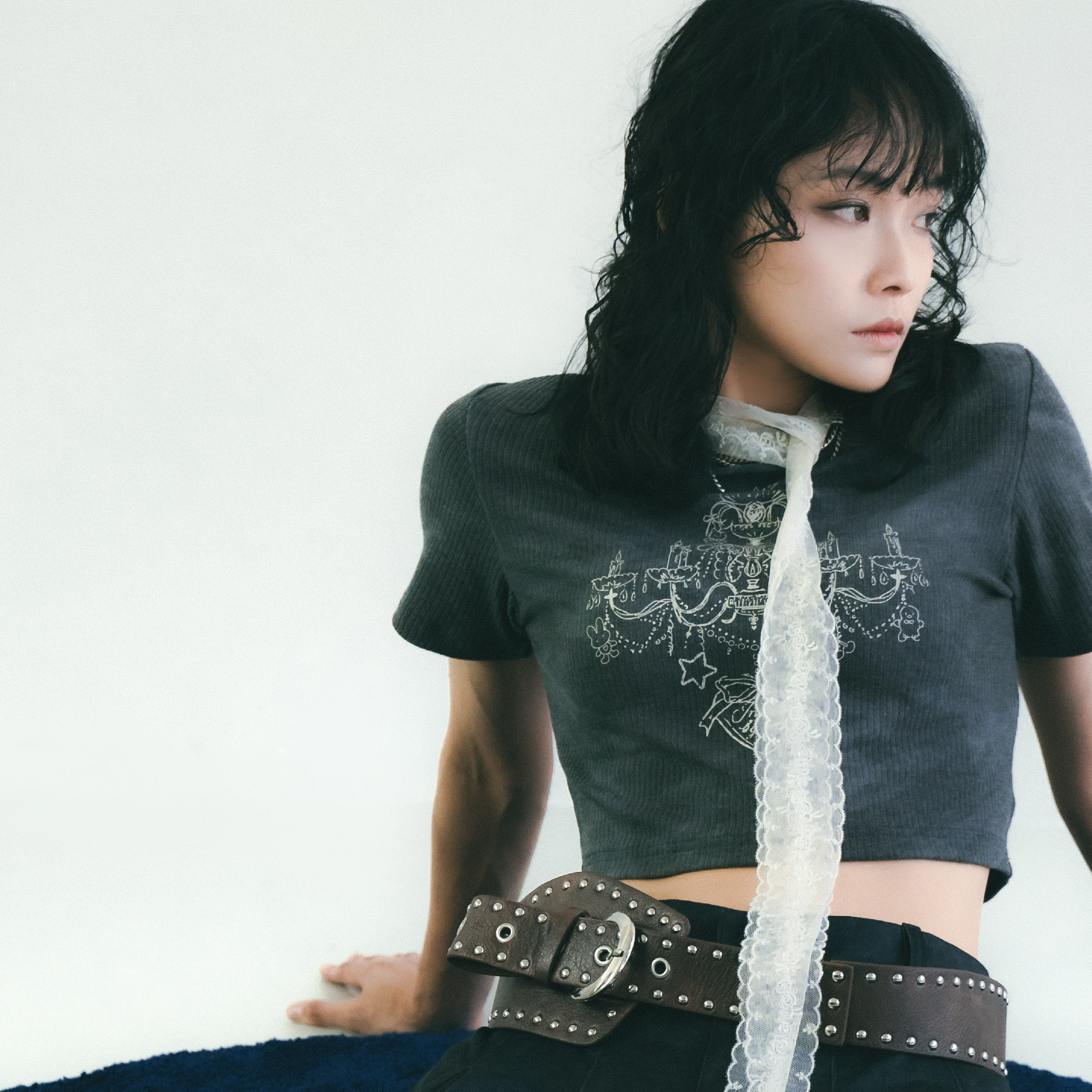 SENSE Crystal Chadelier Printed Top [L25-T05]