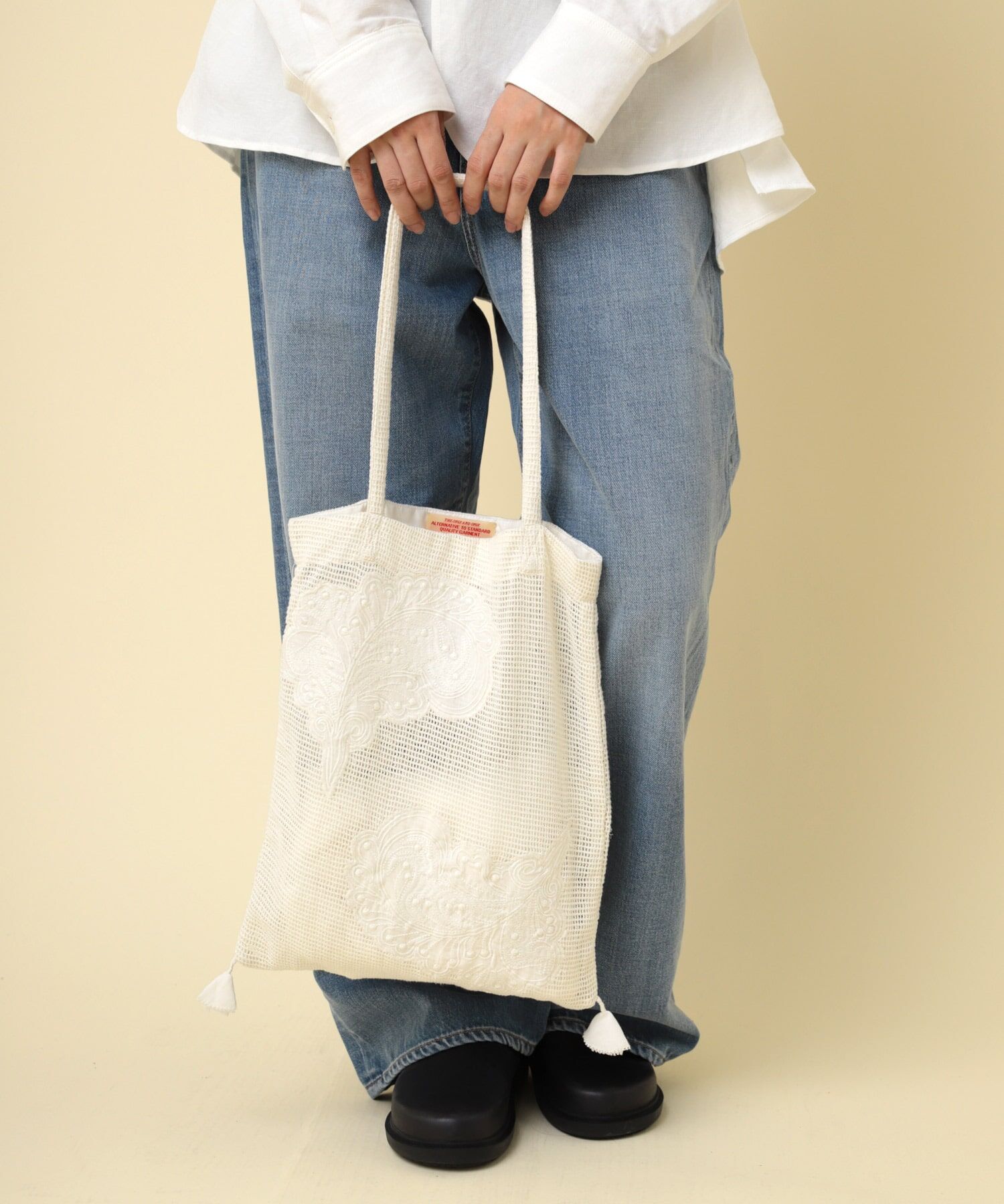 米白手工蕾絲側背袋