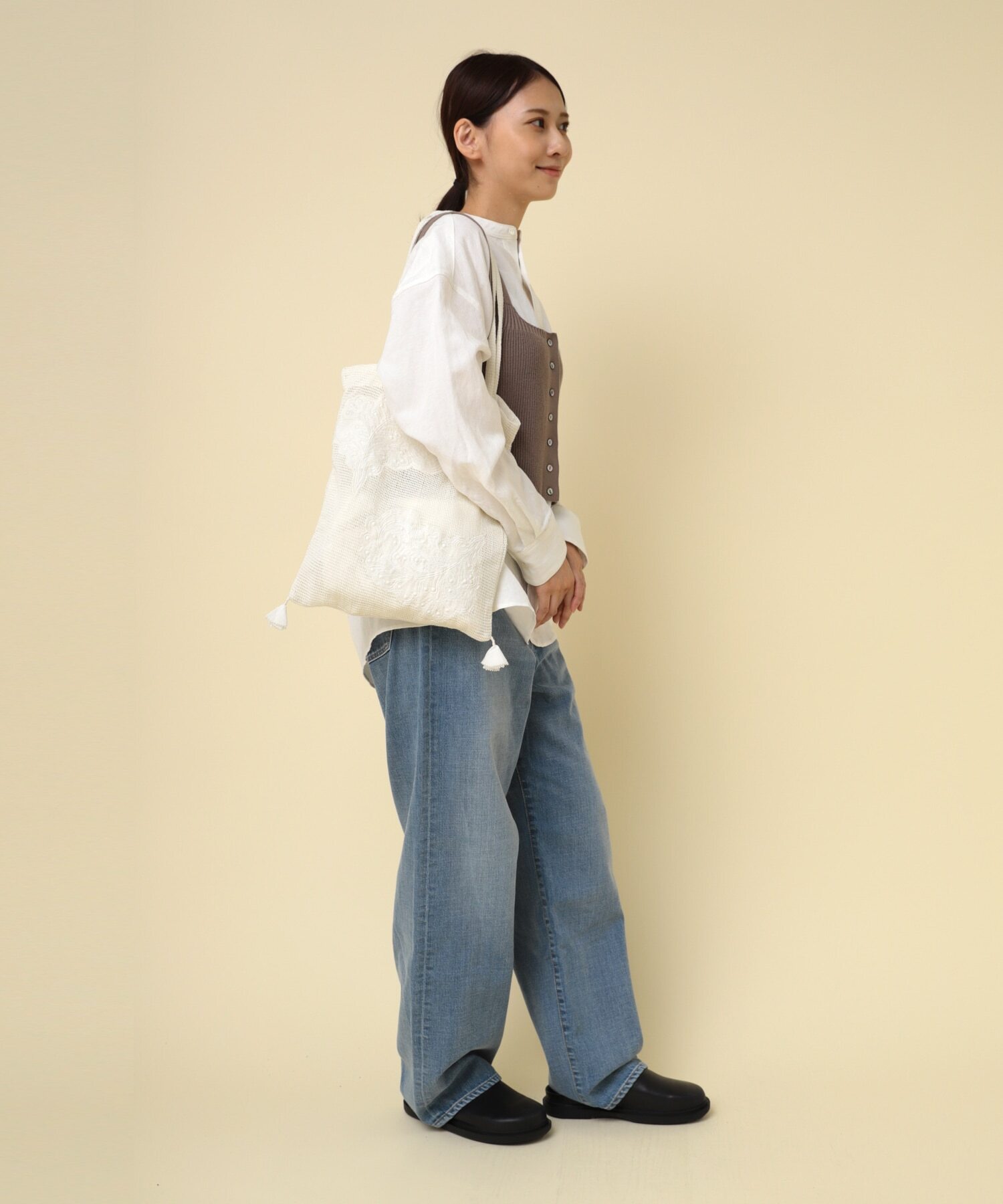 米白手工蕾絲側背袋