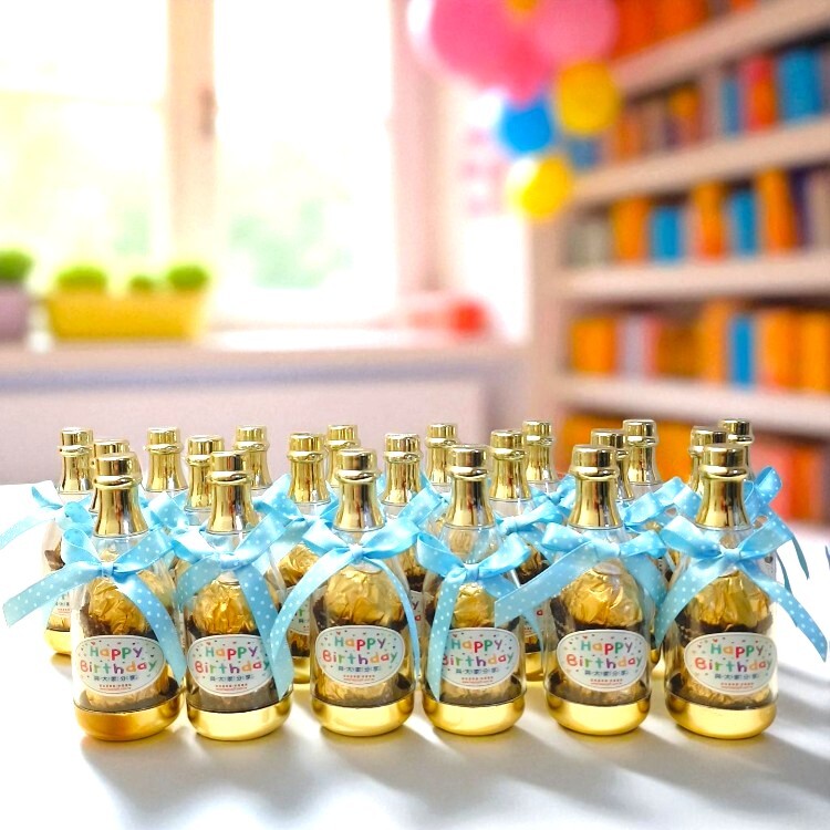 2入金莎香檳糖果瓶,香檳酒瓶糖果,生日香檳糖果瓶,生日糖果,巧克力禮物,糖果禮物,開工禮物,畢業禮物,生日禮物,祝好孕糖果,婚禮小物,入厝禮物,過年糖果,聖誕節糖果,萬聖節糖果,交車禮物,拜拜糖果巧克力,Champagne candy bottle Ferrero Rocher chocolate