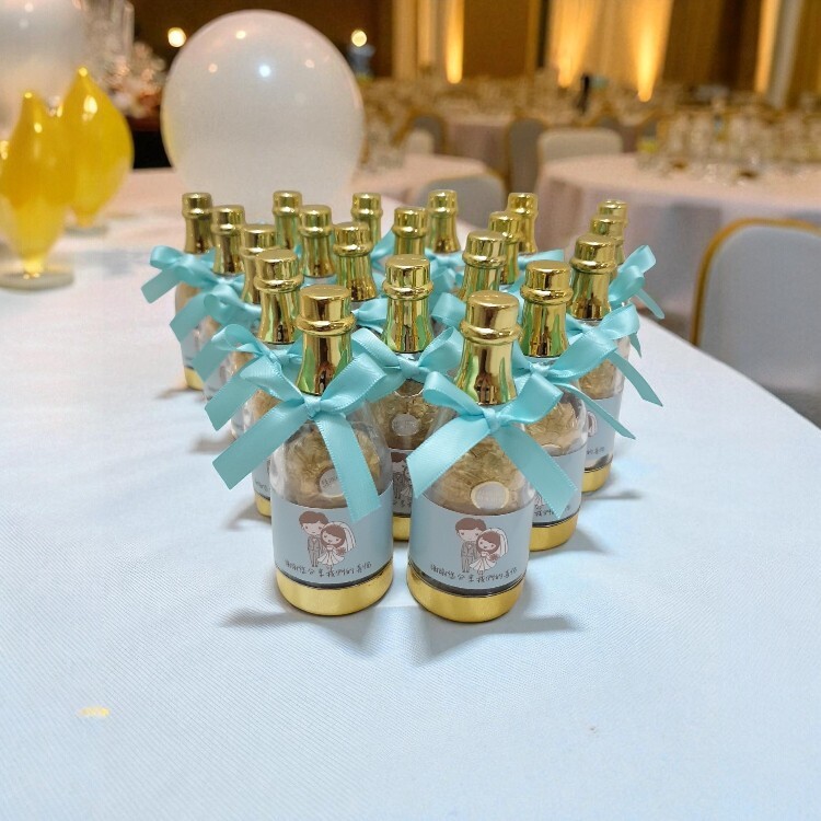 結婚送客禮,香檳金莎酒瓶糖果,婚禮小物,Champagne shaped candy bottle