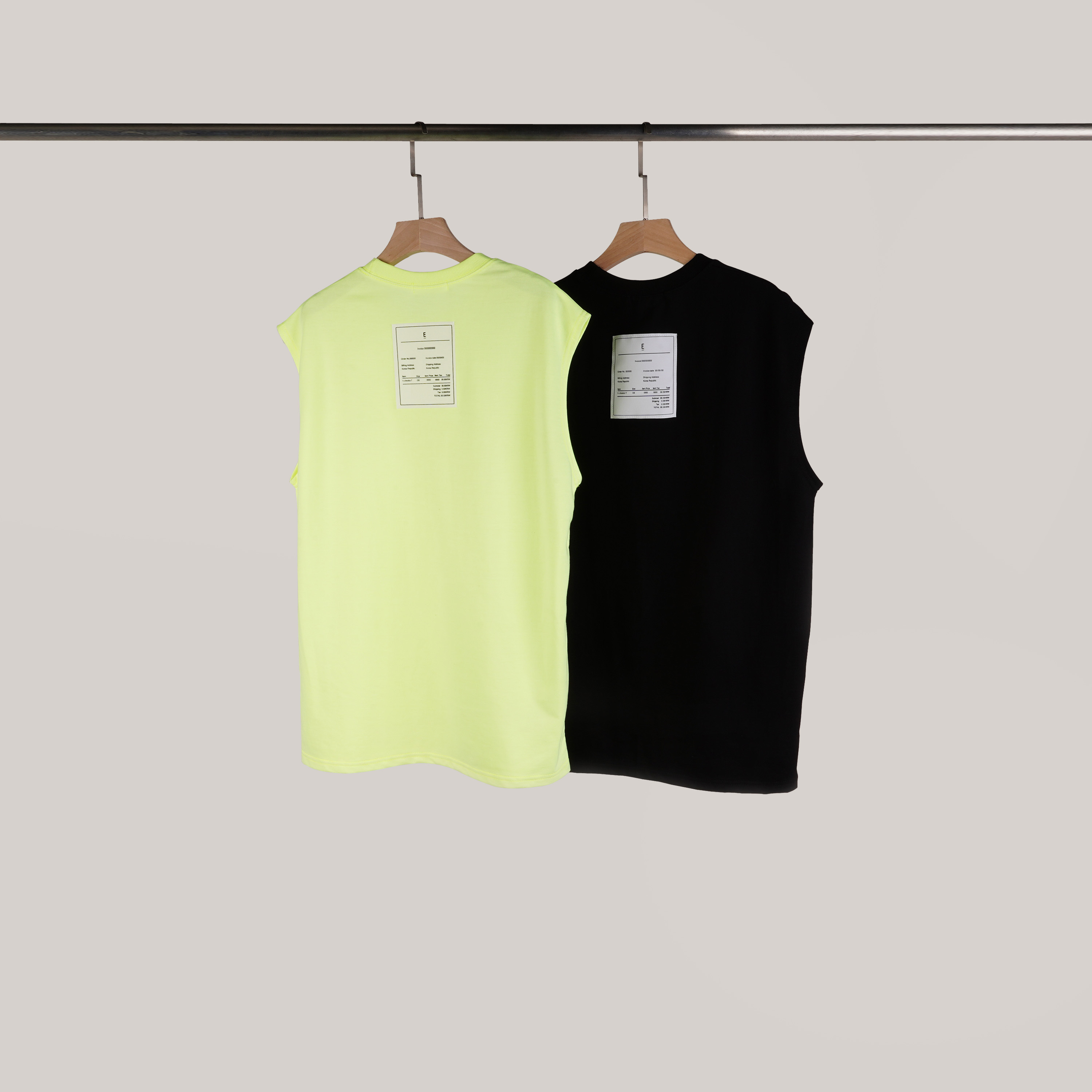 後車標英字無袖背心 | 2色