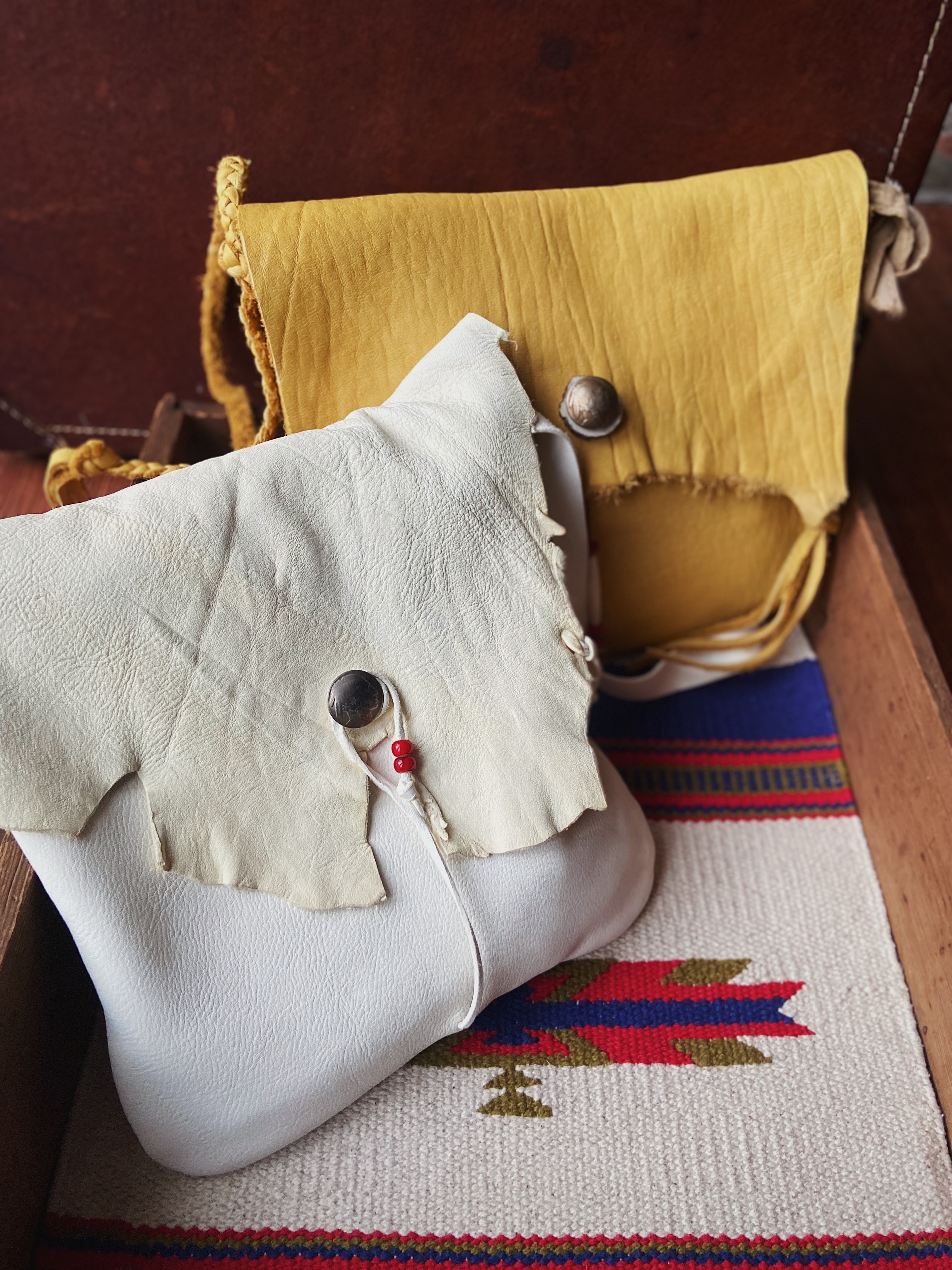 Handmade Medicine Bag / 手工訂製北美原住民藥袋 側背小包 斜背包-白