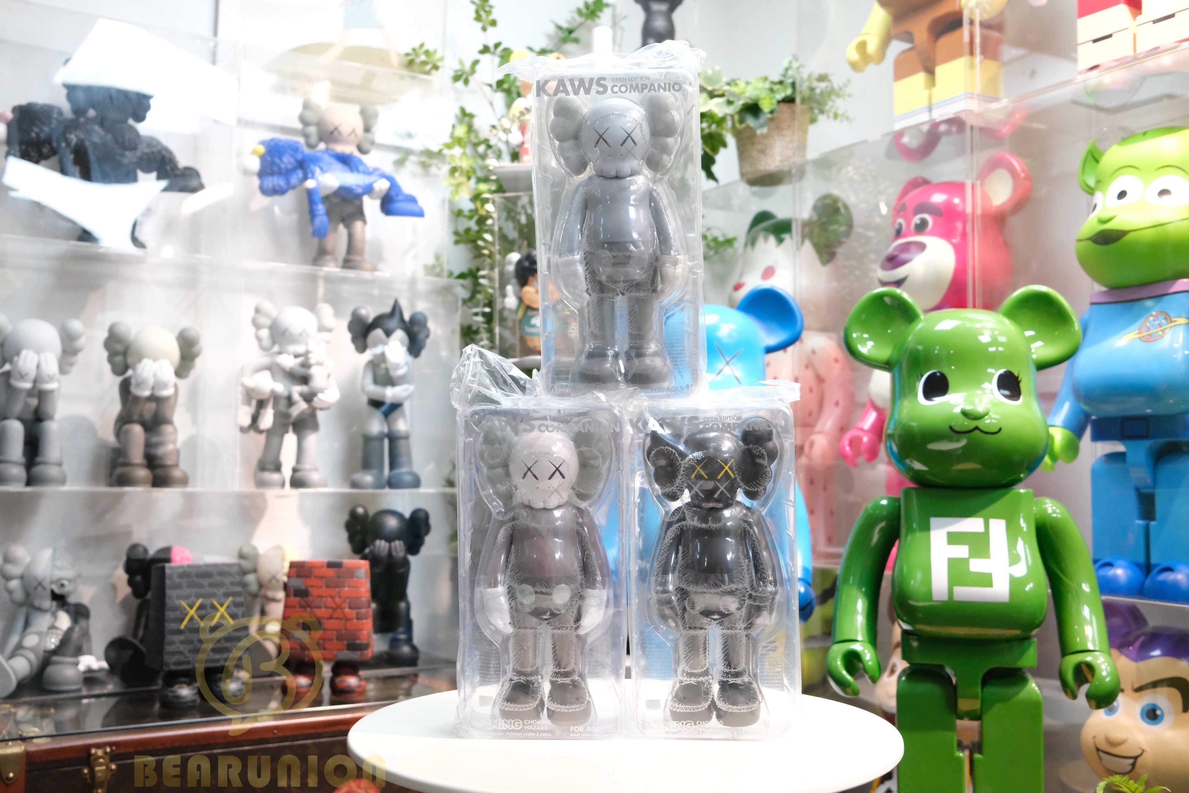 🥇現貨🥇KAWS Companion Open EditionVinyl Figure Ser of 3