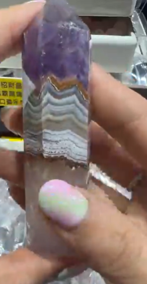 250712 - B19 敦煌紫極光晶柱1件（隨機形狀）