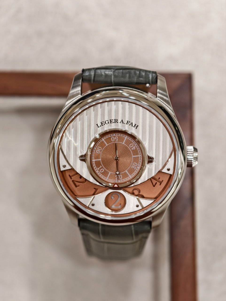 MOMENTOUS-05 Prestige Salmon