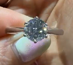 250712 - B52 1卡簡約婚介款全銀莫桑開口戒指