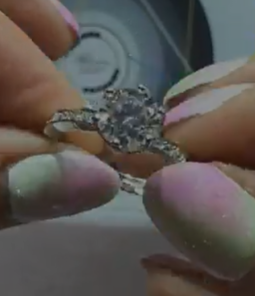 250712 - B56 1卡皇冠花托全銀莫桑開口戒指