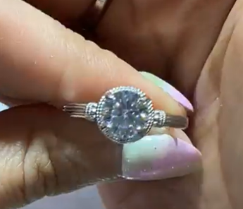 250712 - B57 1卡法國名牌同款全銀莫桑開口戒指