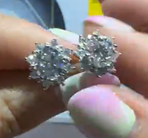 250712 - B66  1卡雪花款全銀莫桑耳釘1對