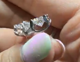 250712 - B68 1卡四方經典款全銀莫桑耳釘1對