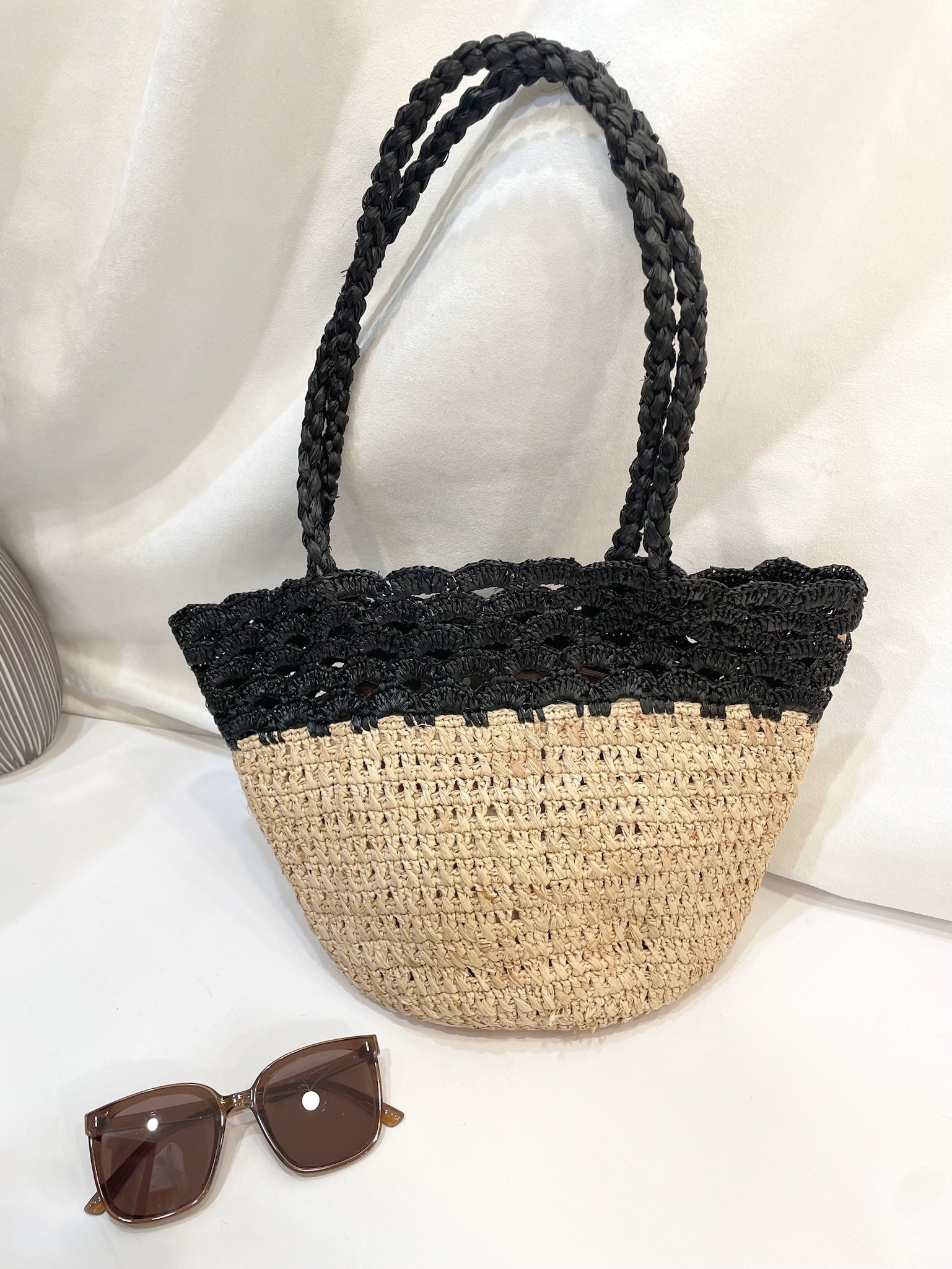 蕾絲撞色滾邊藤編包