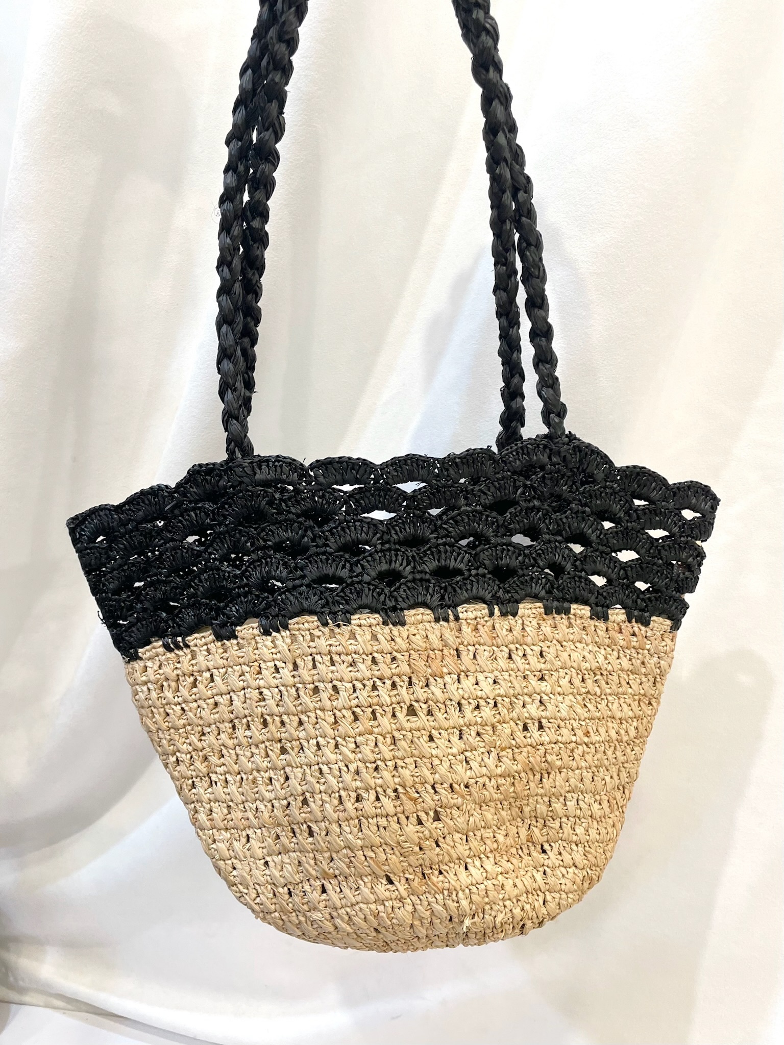 蕾絲撞色滾邊藤編包