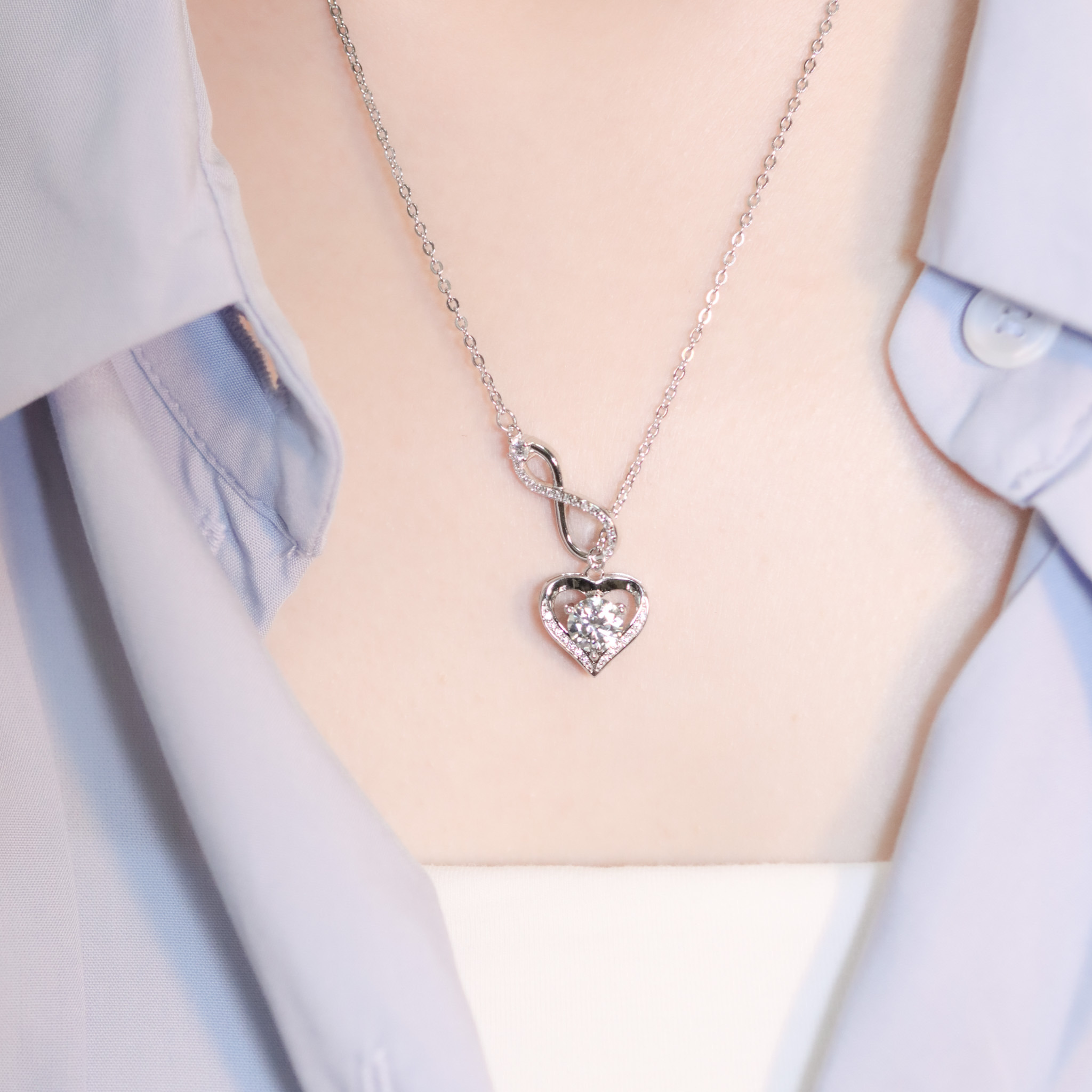 | 925純銀・厚鍍白金・莫桑石 | 鑽光無止境愛意項鍊 | NE1428 |