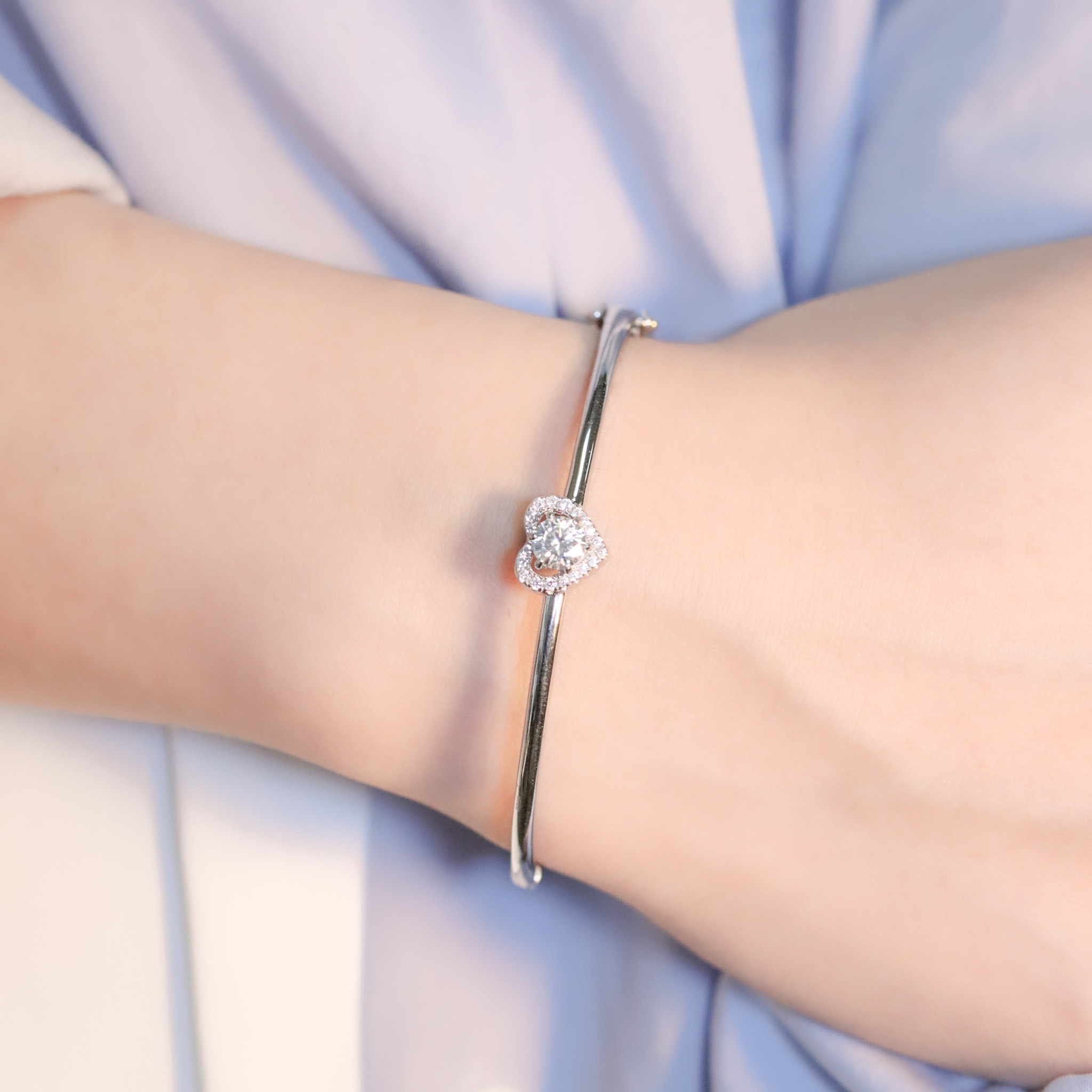 | 925純銀・ 厚鍍白金 ・莫桑石 | 鑽光心意靈手鐲 | BR1362 |