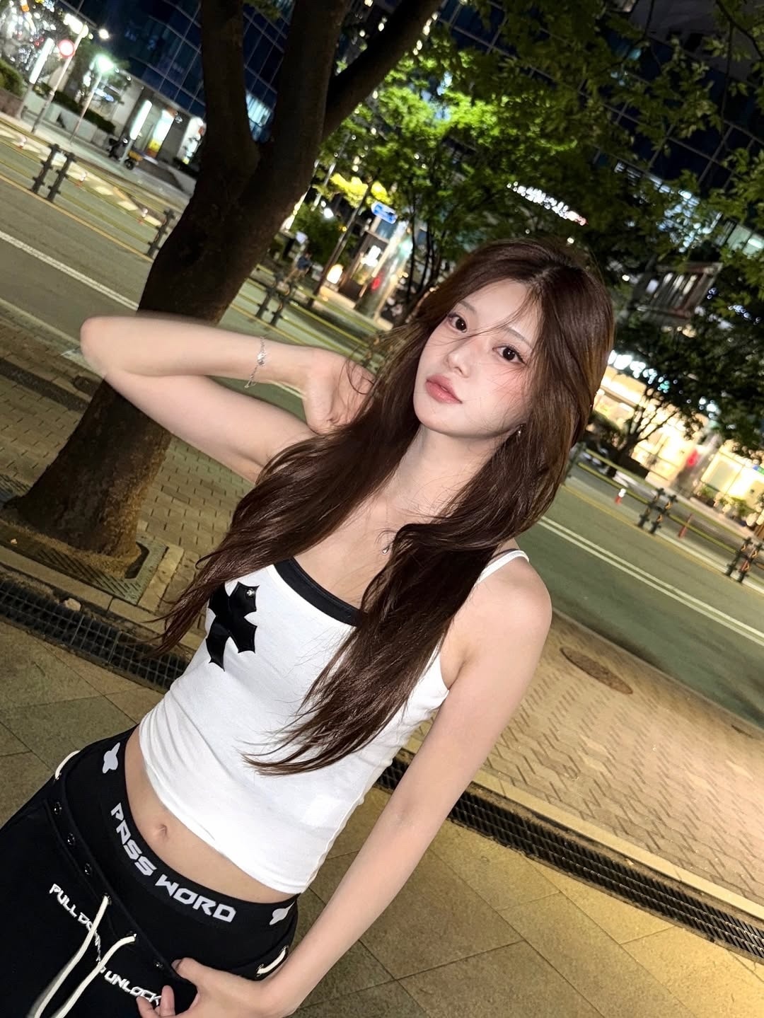 illio - FAUX LEATHER CROSS NECKLACE SLEEVELESS (WHITE)