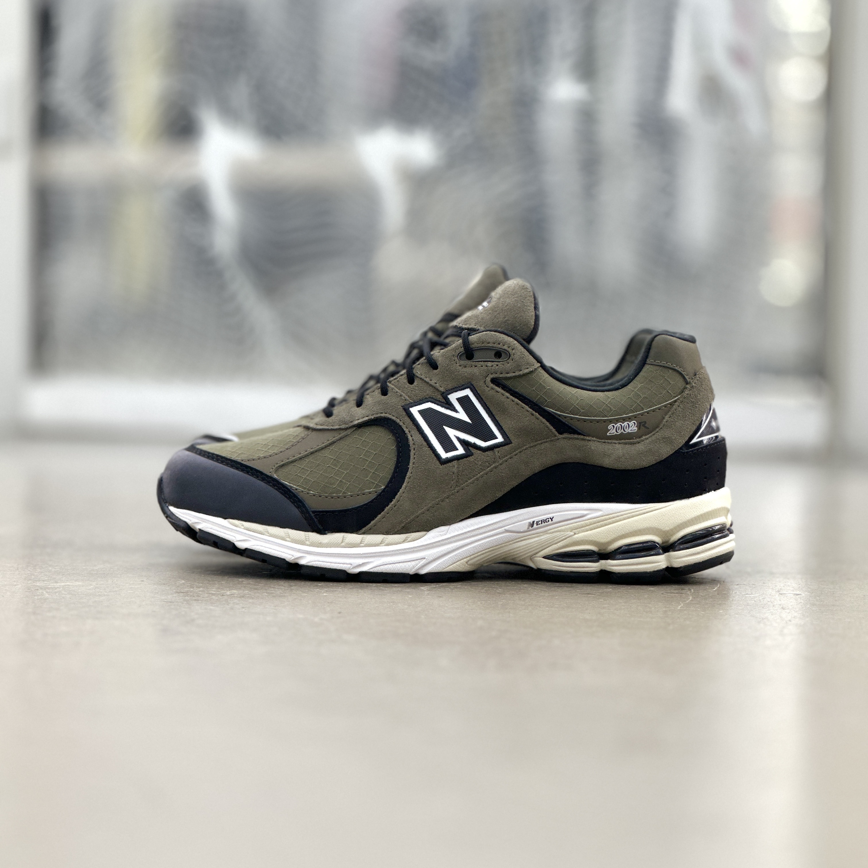 New Balance M2002RXU