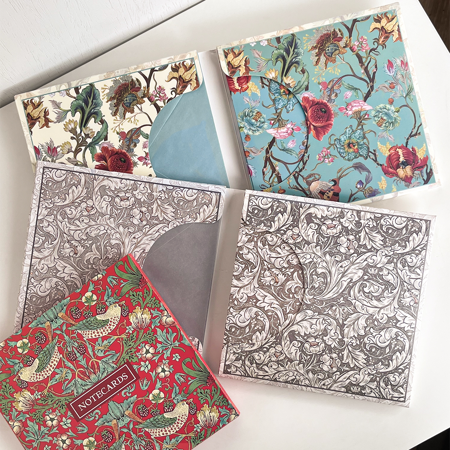 lesser&pavey,williammorris,redstrawberrythief,anthina,bachelor'sbutton,威廉莫里斯,威廉莫里斯卡片,萬用卡,便條,便條紙,卡片,notecard,內湖,換個角度有限公司