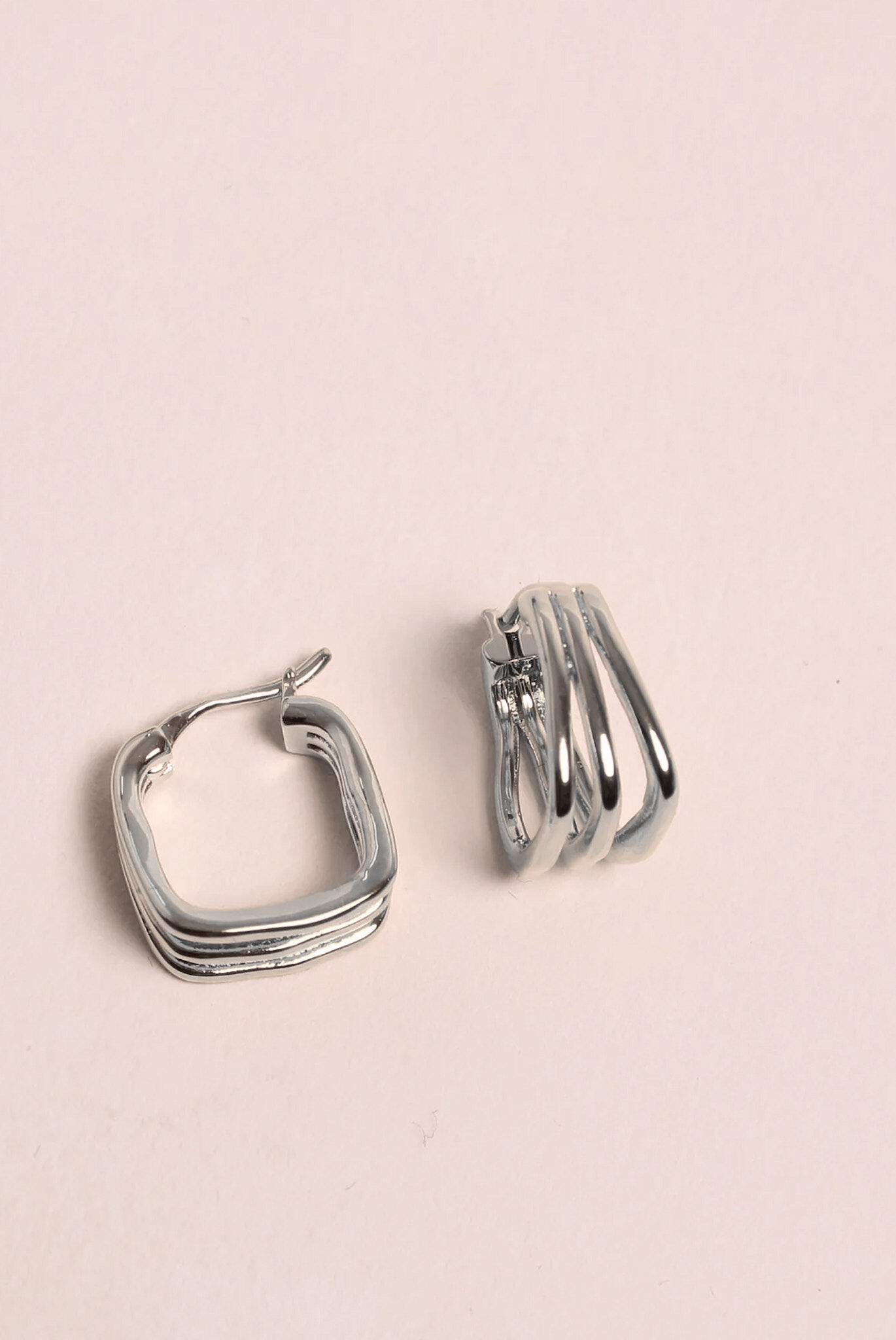 Waekura Earrings Yago Palladium (WA56)