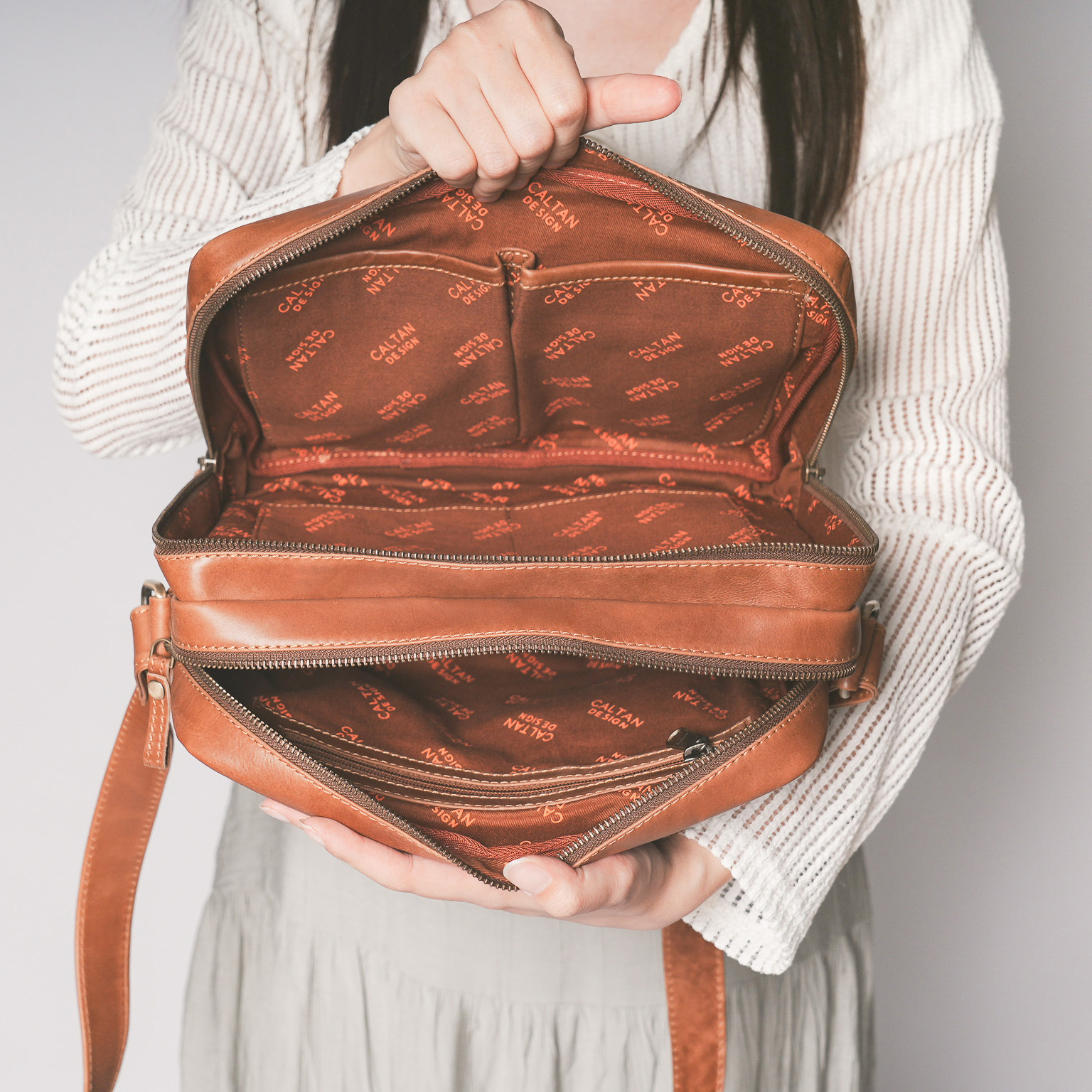 『新品上市』老爺有喜  真皮多夾層經典斜背包(5242htn)