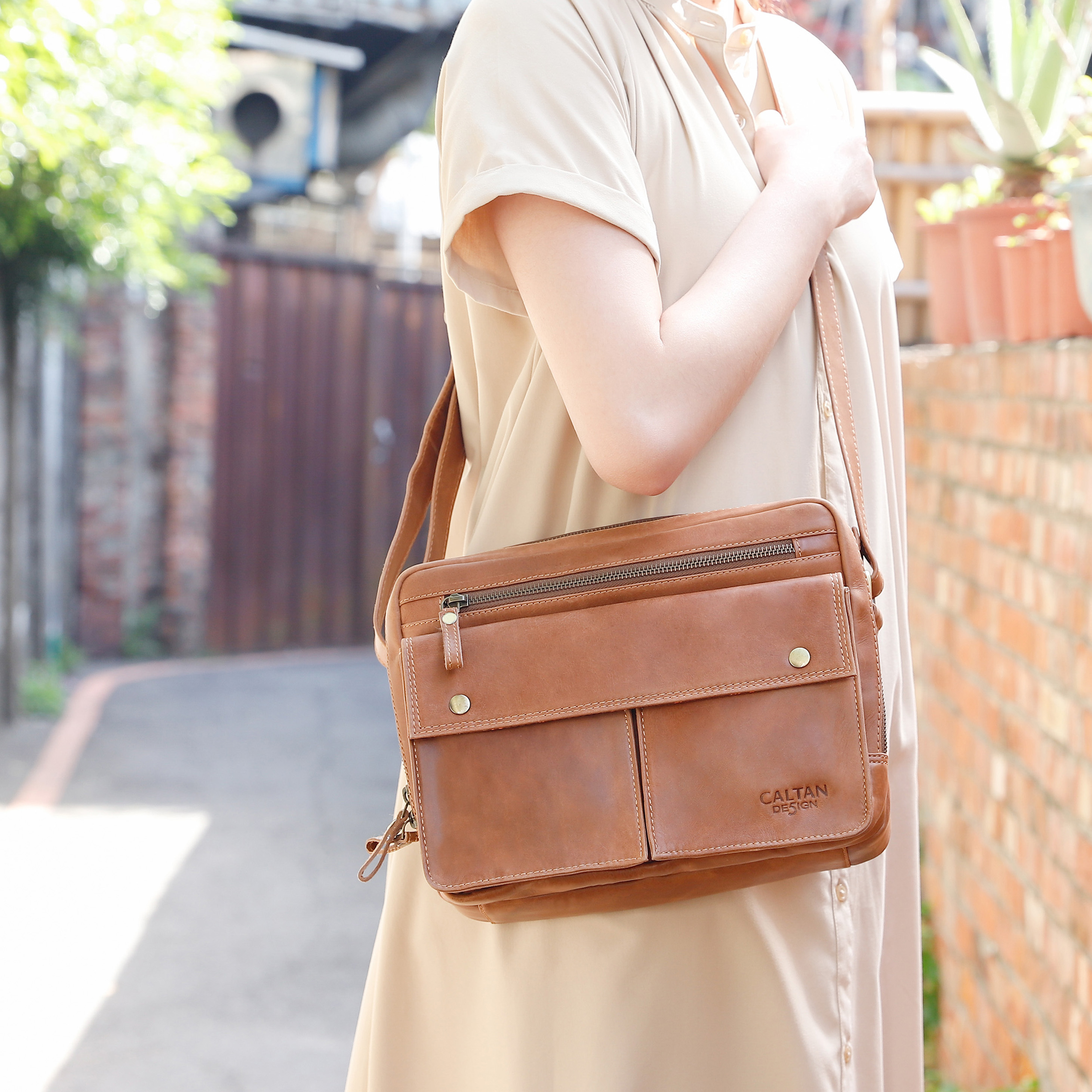 『新品上市』老爺有喜  真皮多夾層經典斜背包(5242htn)