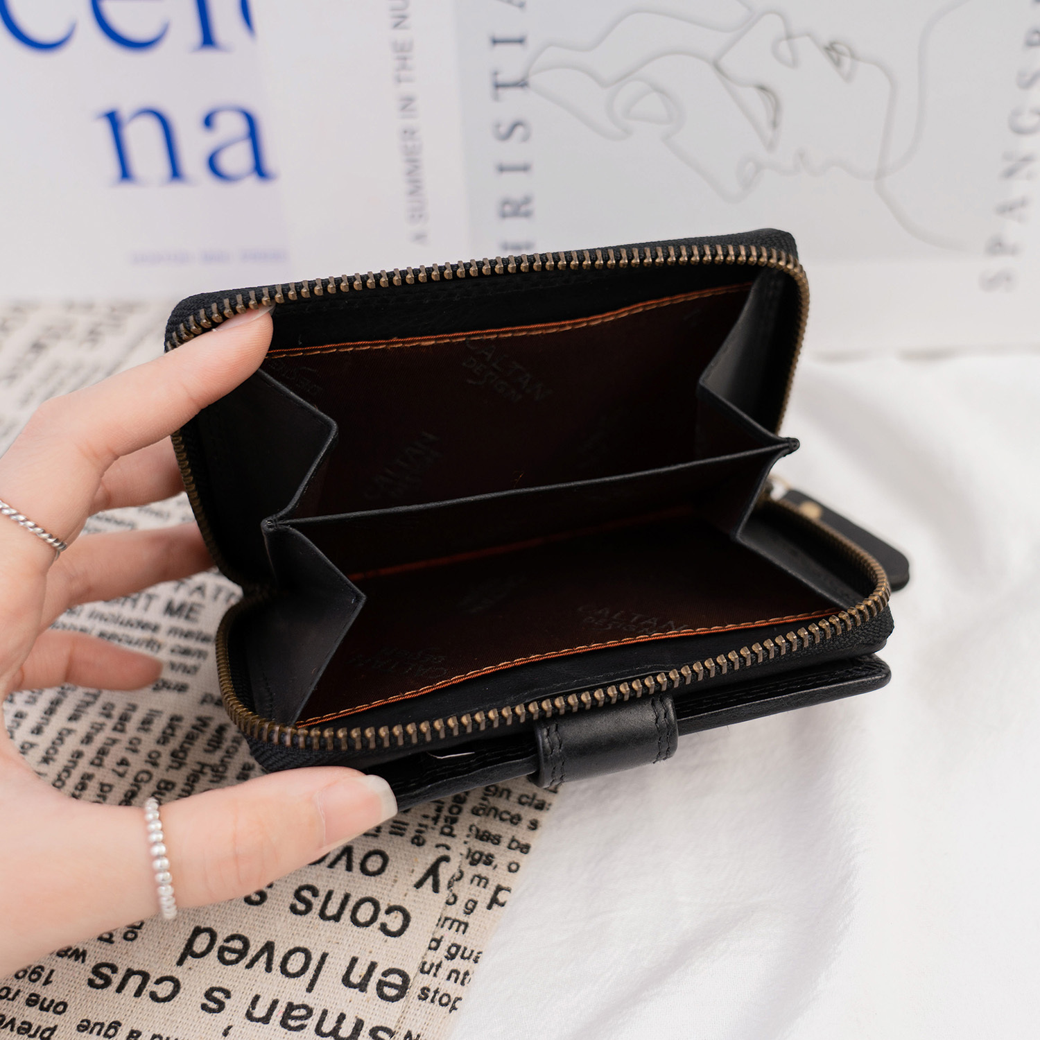 『新品上市』老爺有喜 扣式多功能兩折零錢短夾(072846bk)