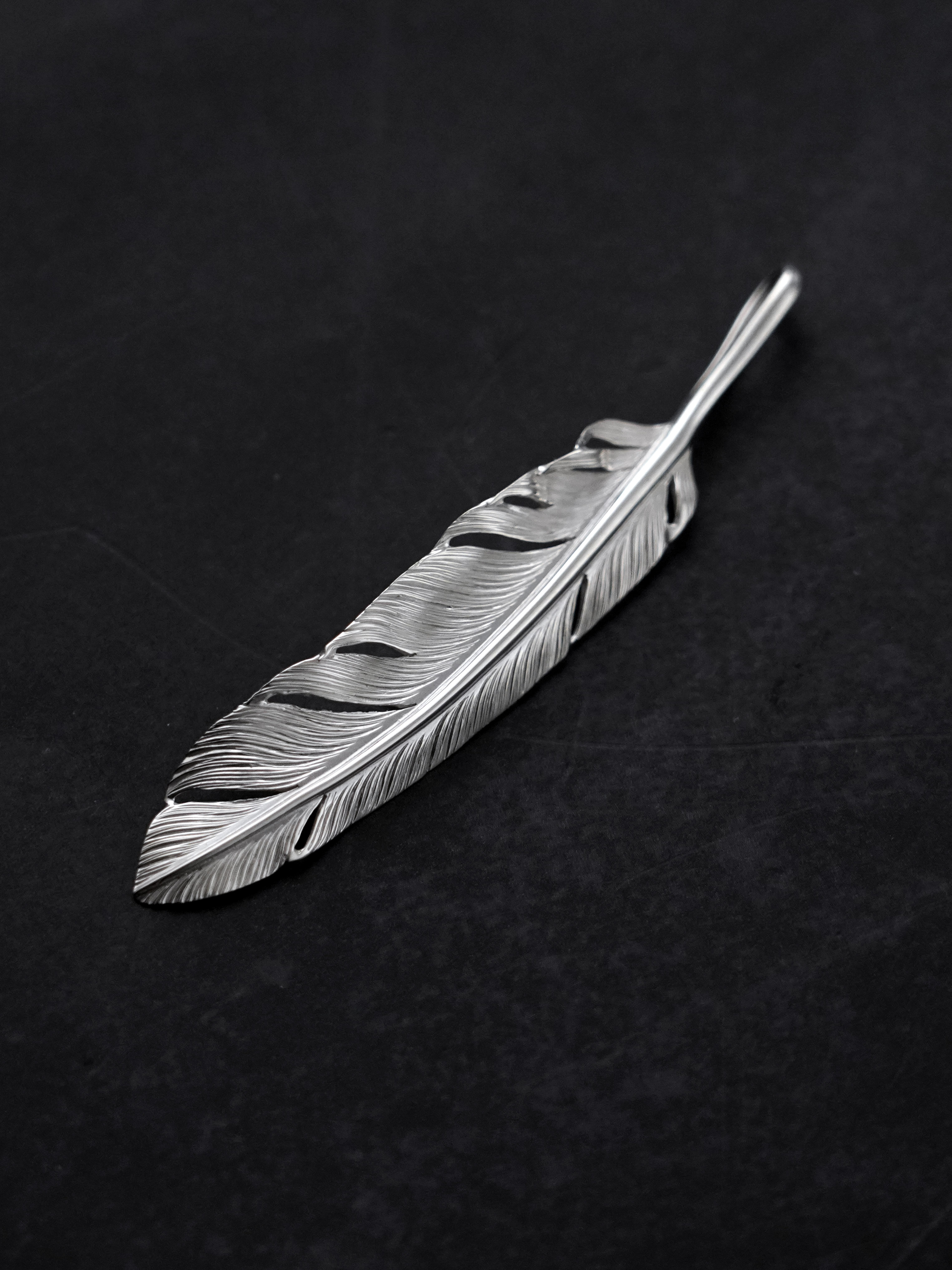 Yusuke Kosaka 小坂雄介 - 2024 Treasure 羽毛吊墜