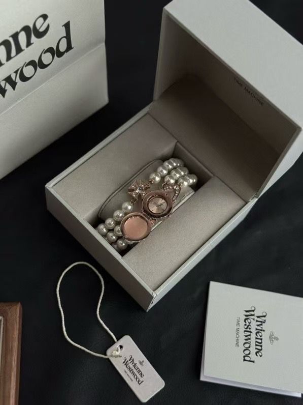Vivienne Westwood 珍珠腕錶