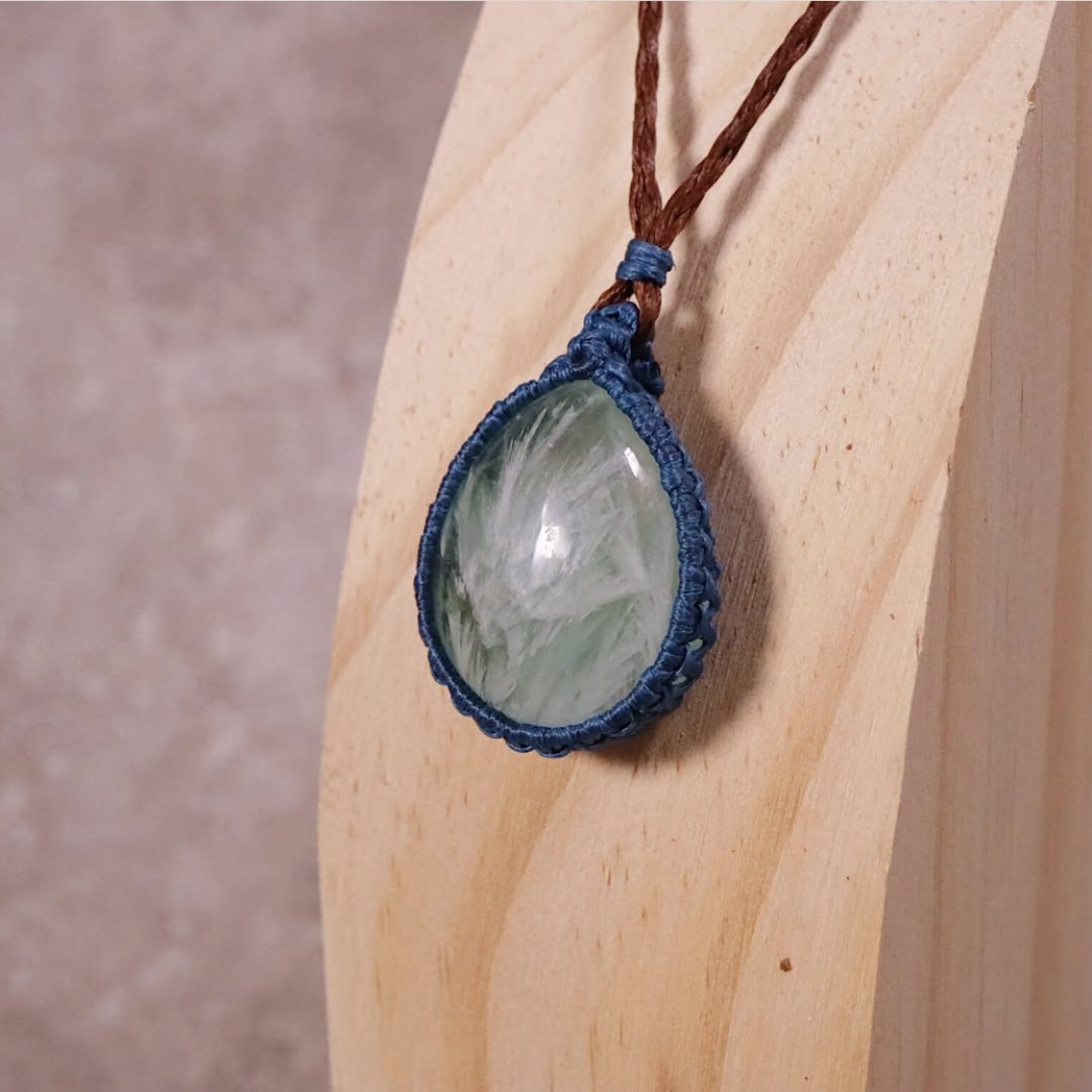 ✨羽毛螢石 手織頸鏈