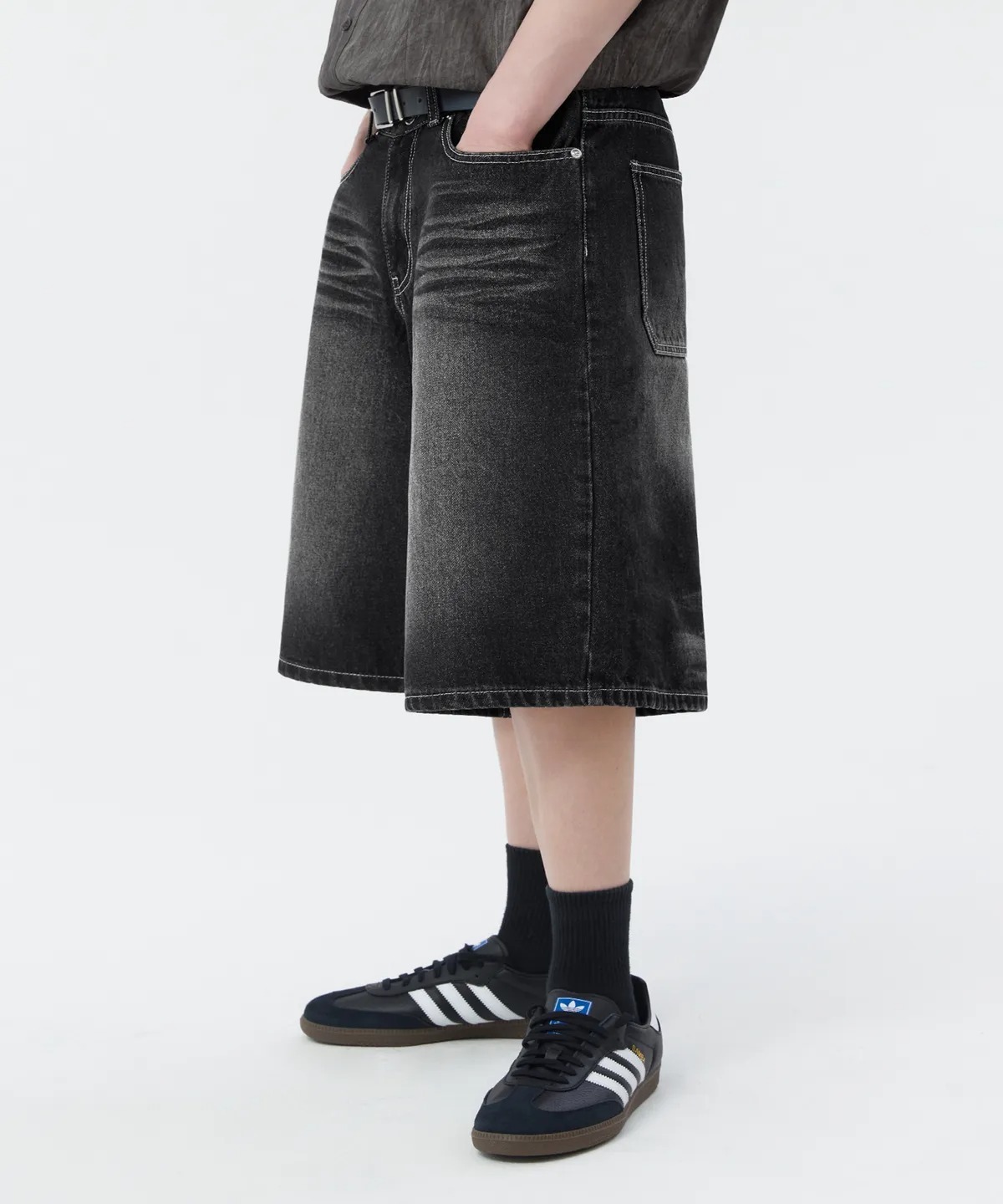 TRILLION Cat Brush Washed Bermuda Denim Pants