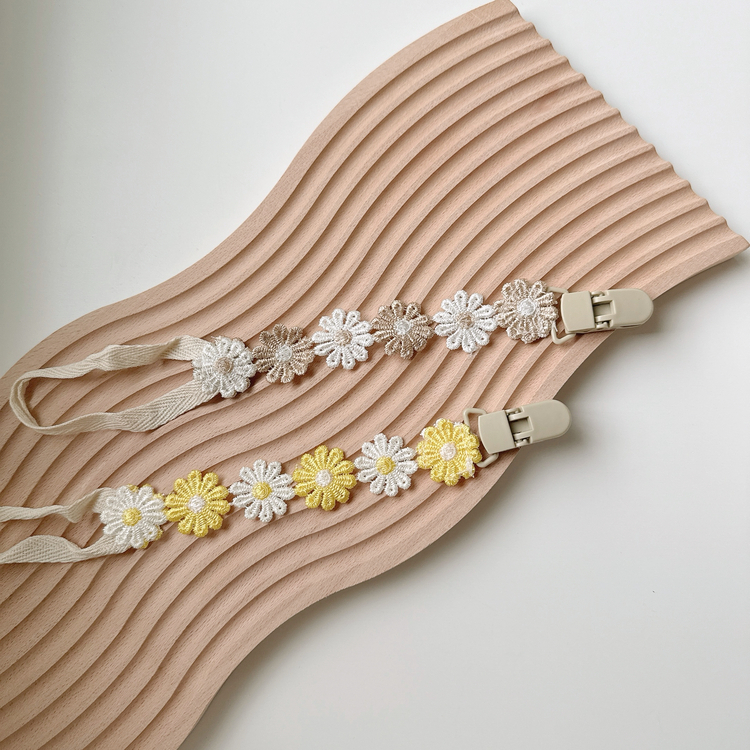 編織小花奶嘴鏈