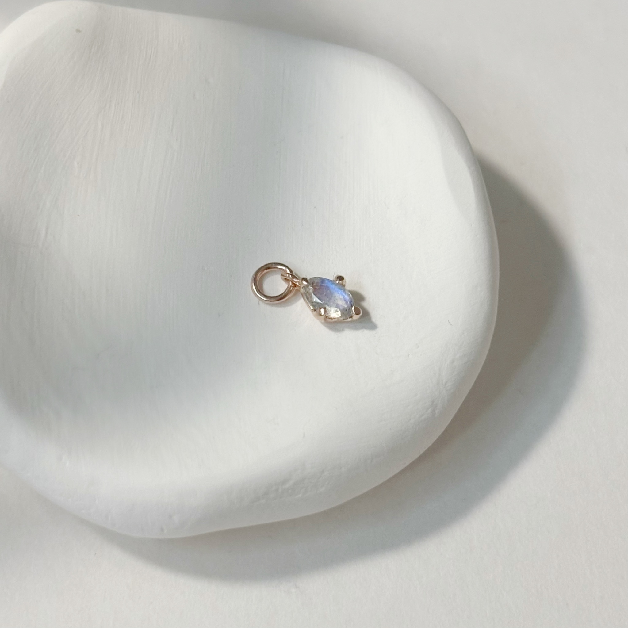 四爪橢圓拉長石耳墜