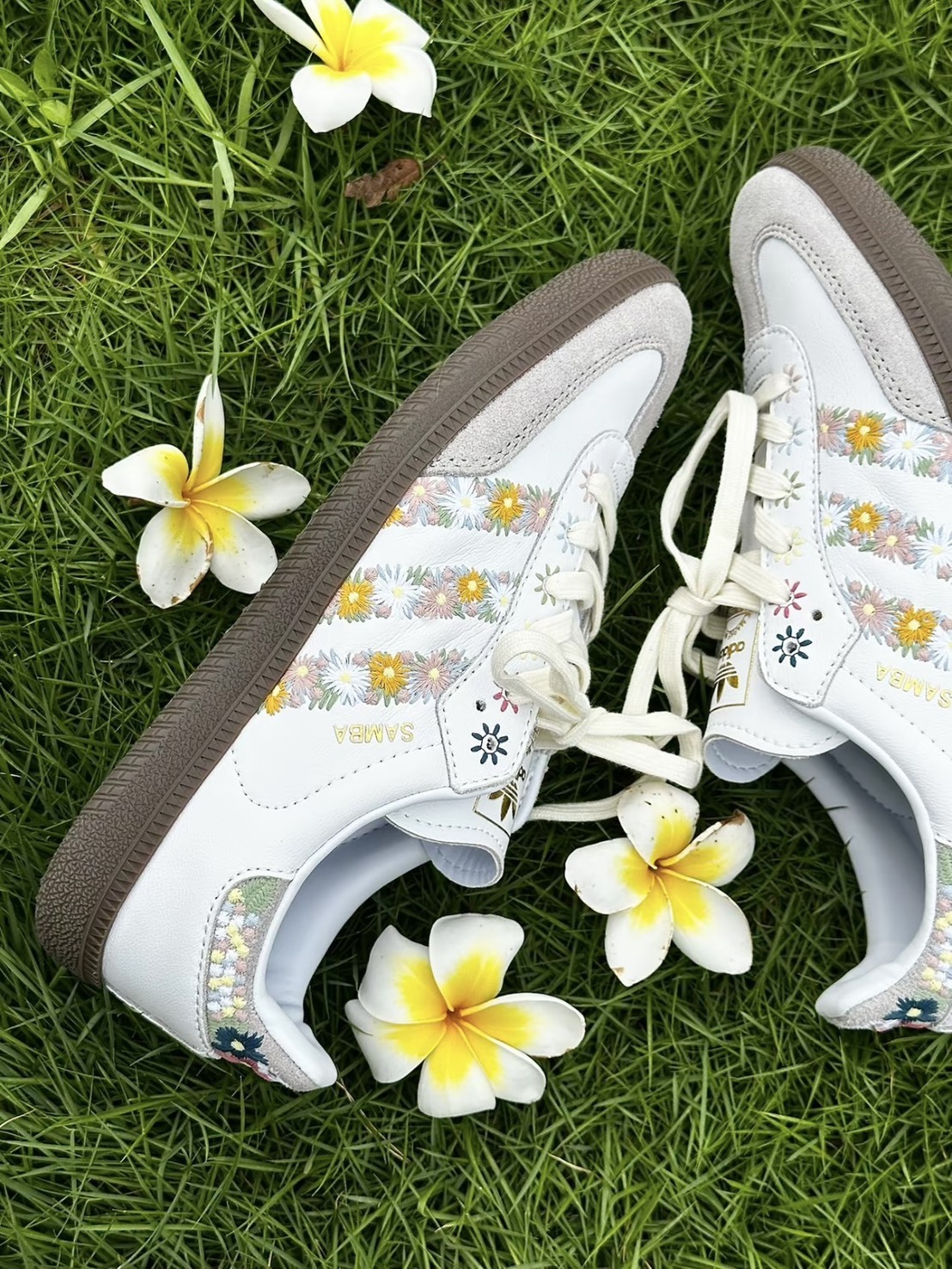 JUICE x Adidas samba OG 刺繡花花