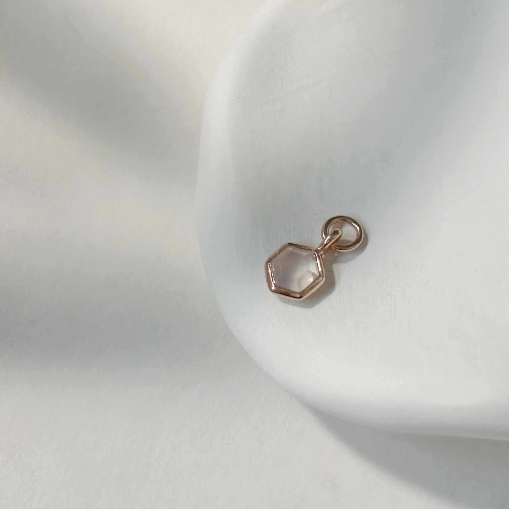 簡約hexagon粉晶耳墜