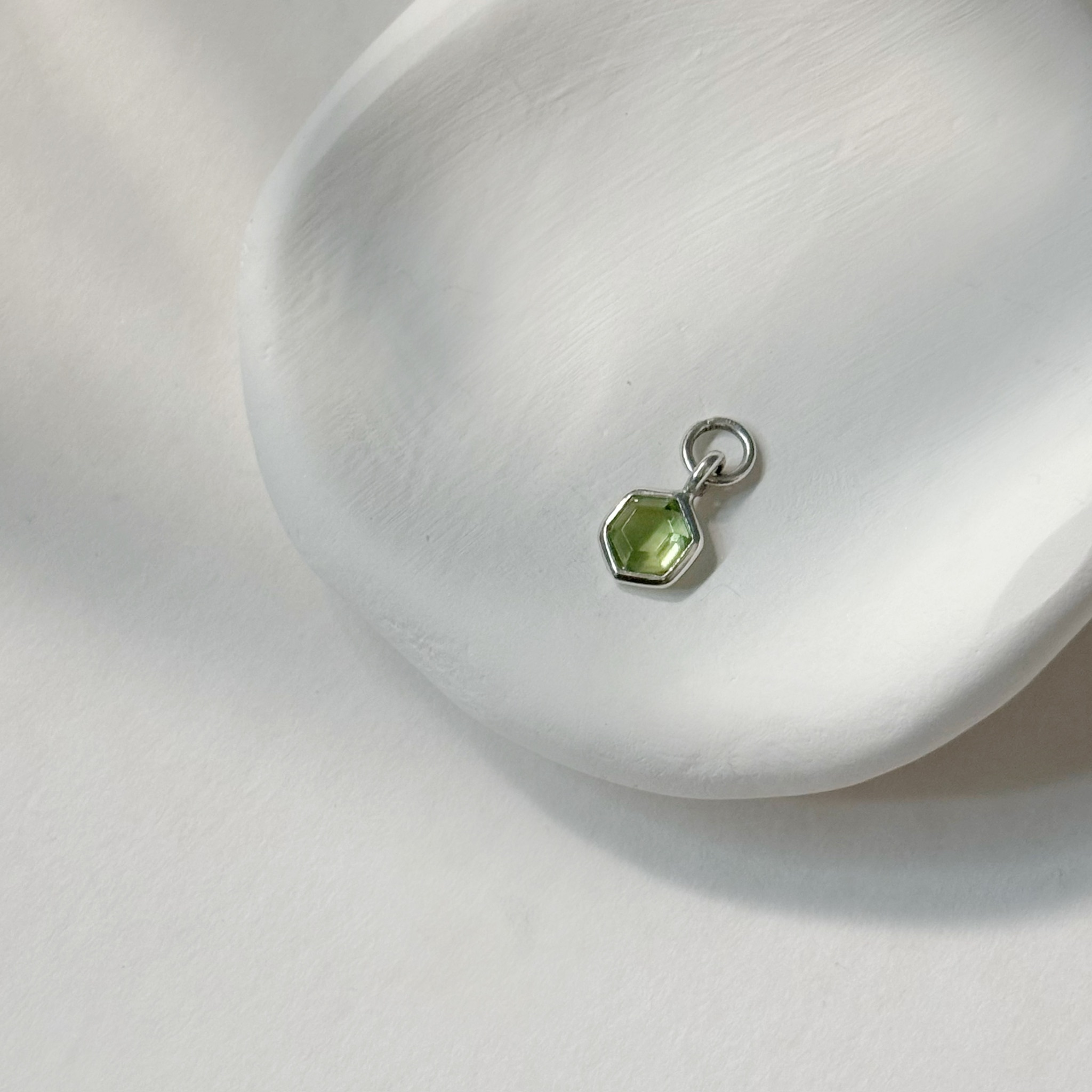 簡約hexagon橄欖石耳墜