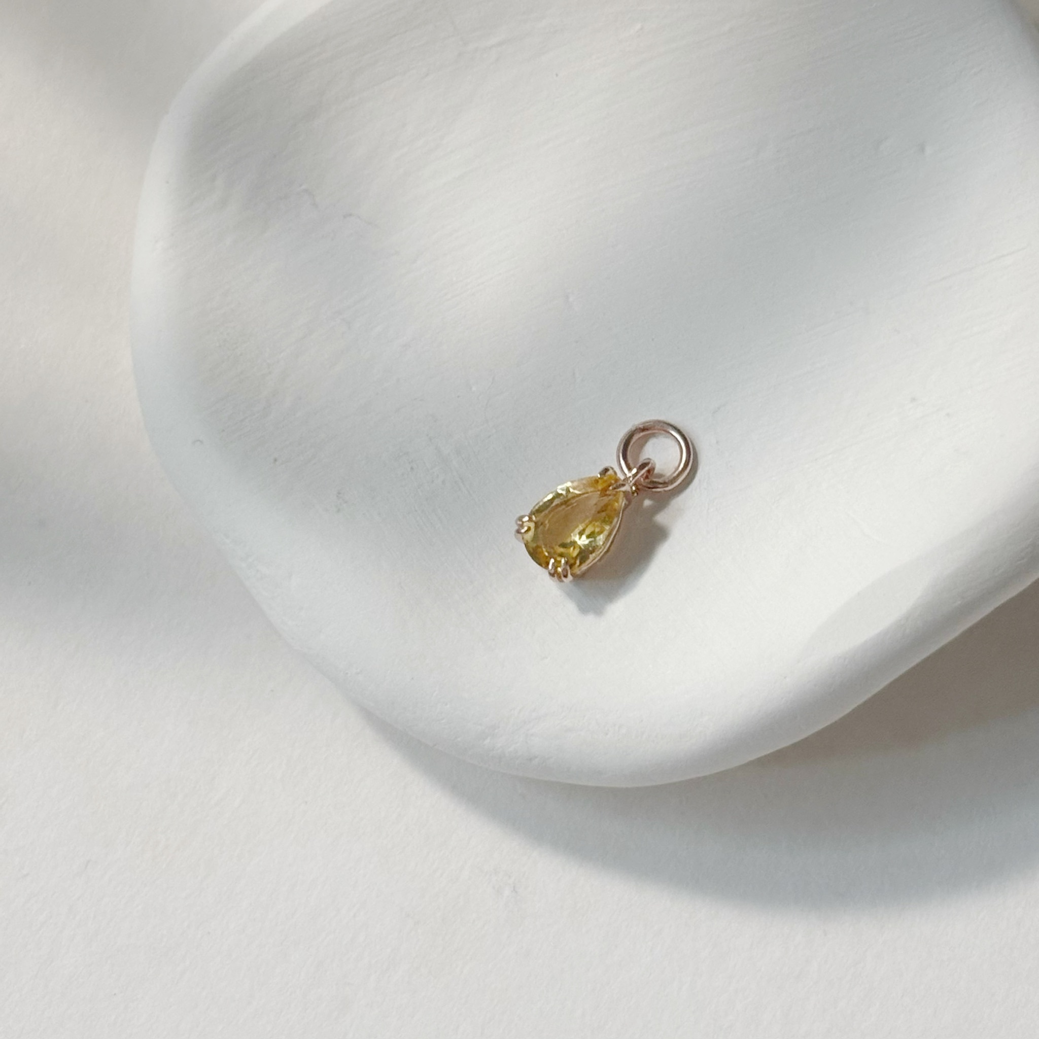 雙爪水滴黃水晶耳墜