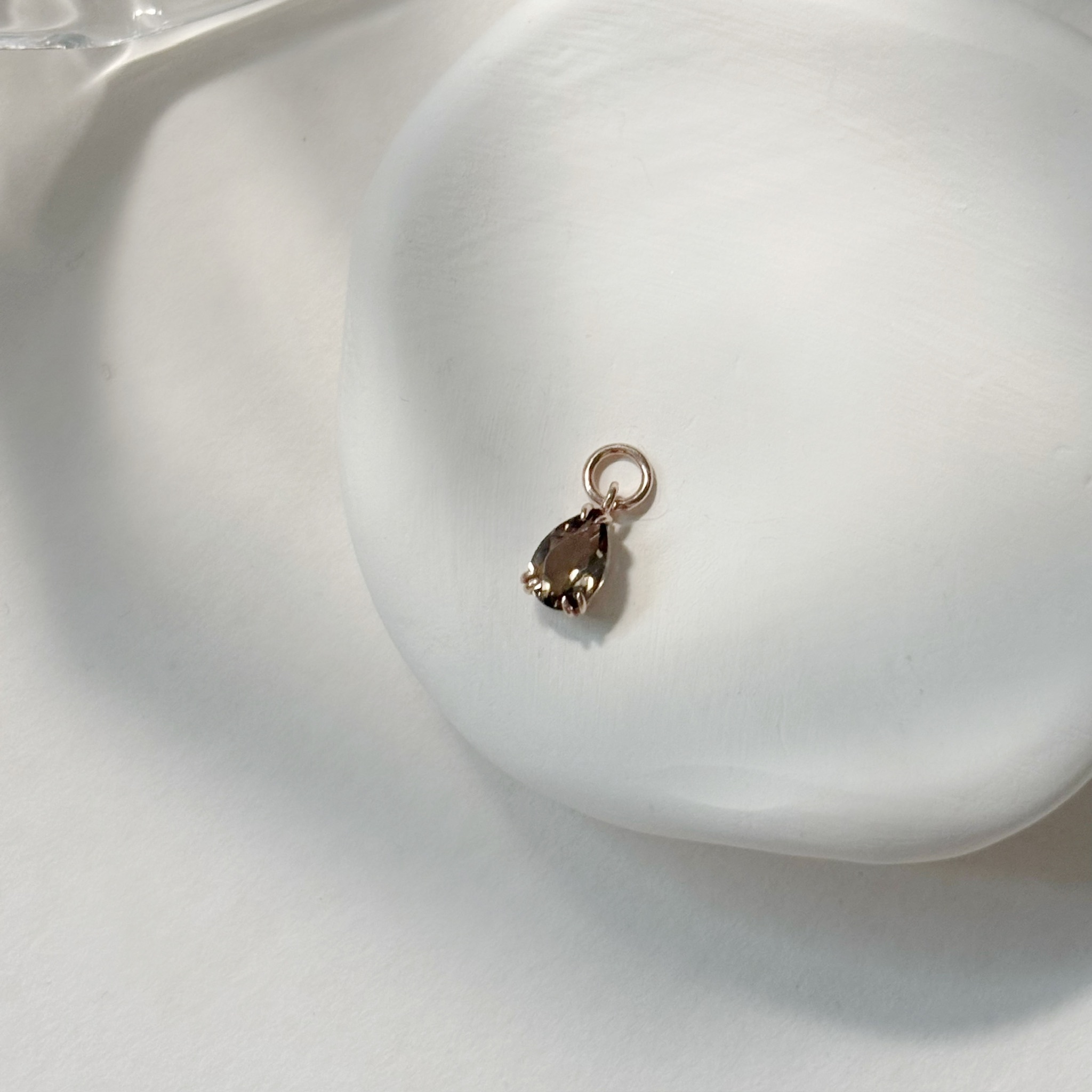 雙爪水滴茶晶耳墜