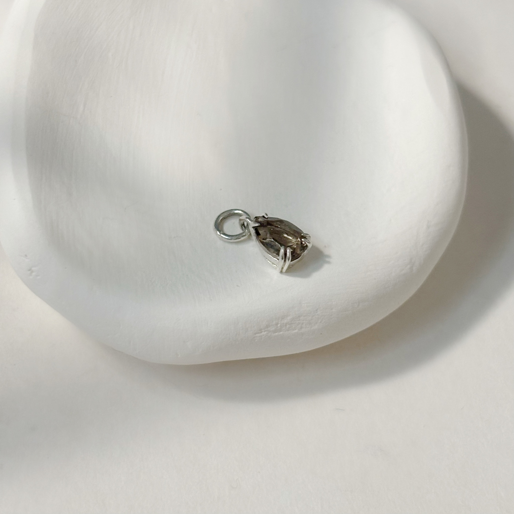 雙爪水滴茶晶耳墜